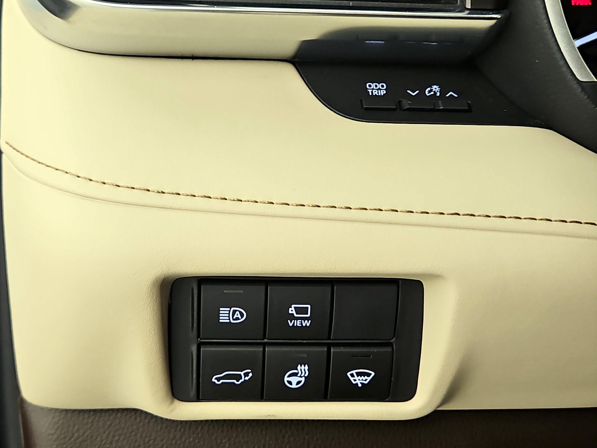 Thumbnail: 2022 Toyota Highlander - 13