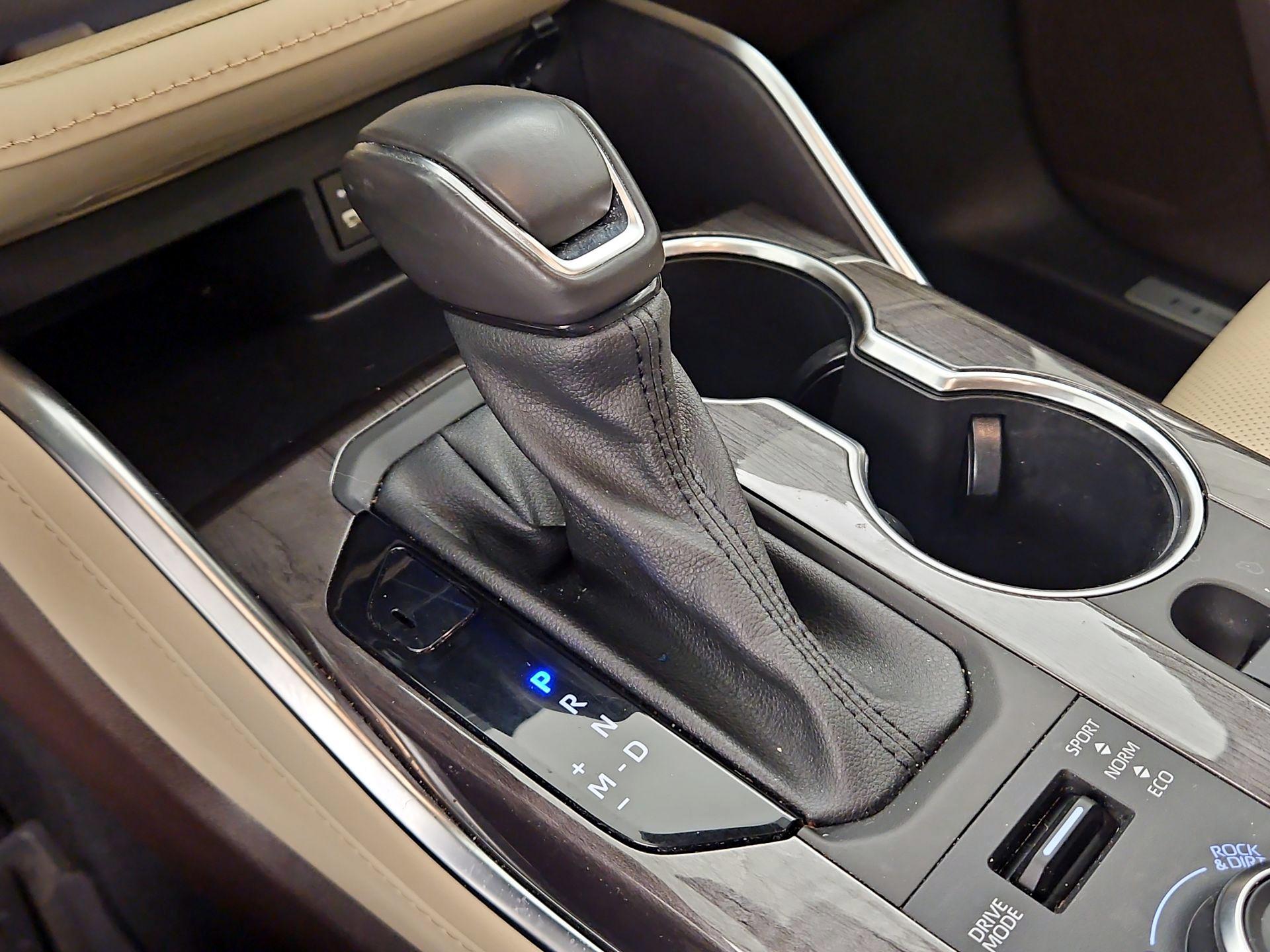 Thumbnail: 2022 Toyota Highlander - 18