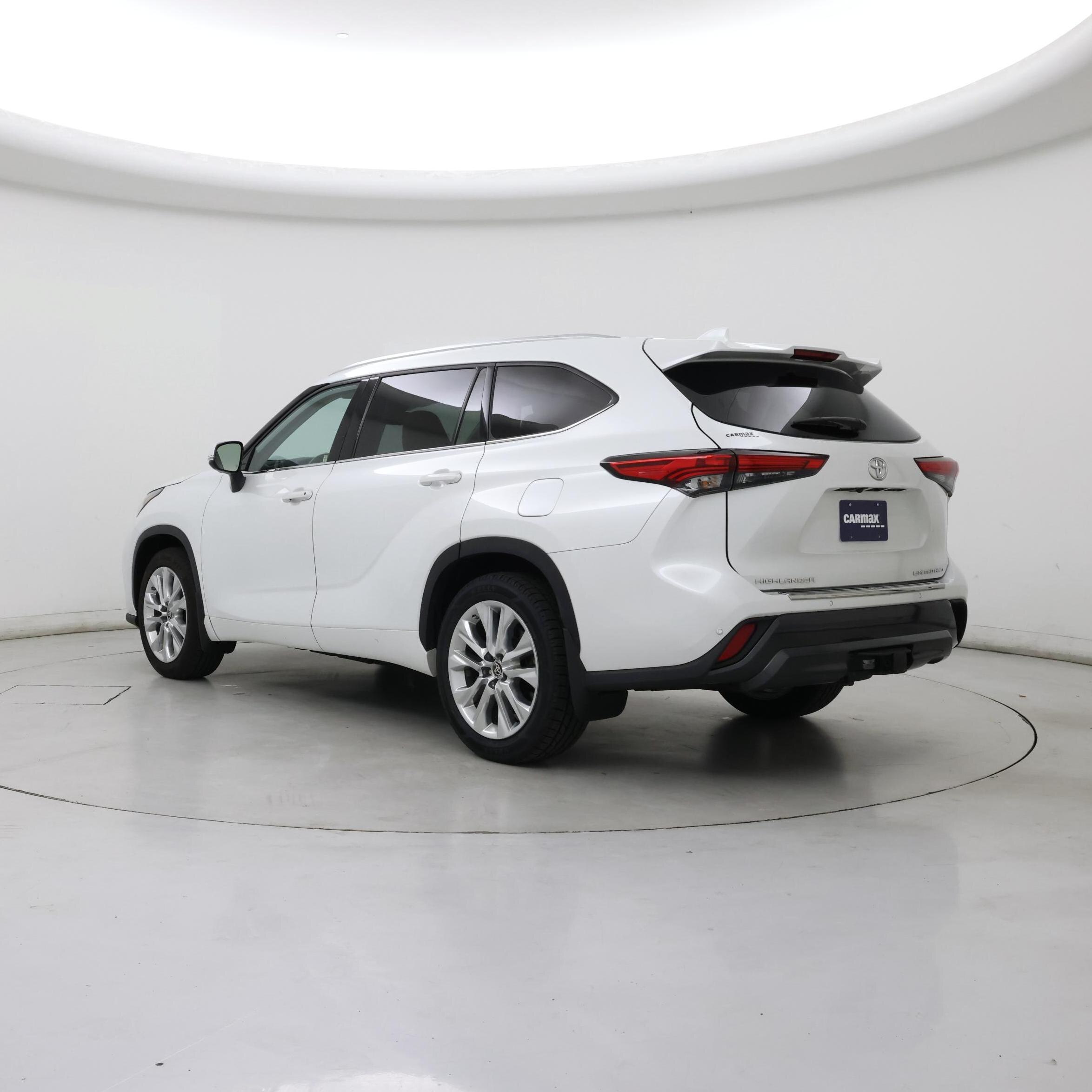 Thumbnail: 2022 Toyota Highlander - 2