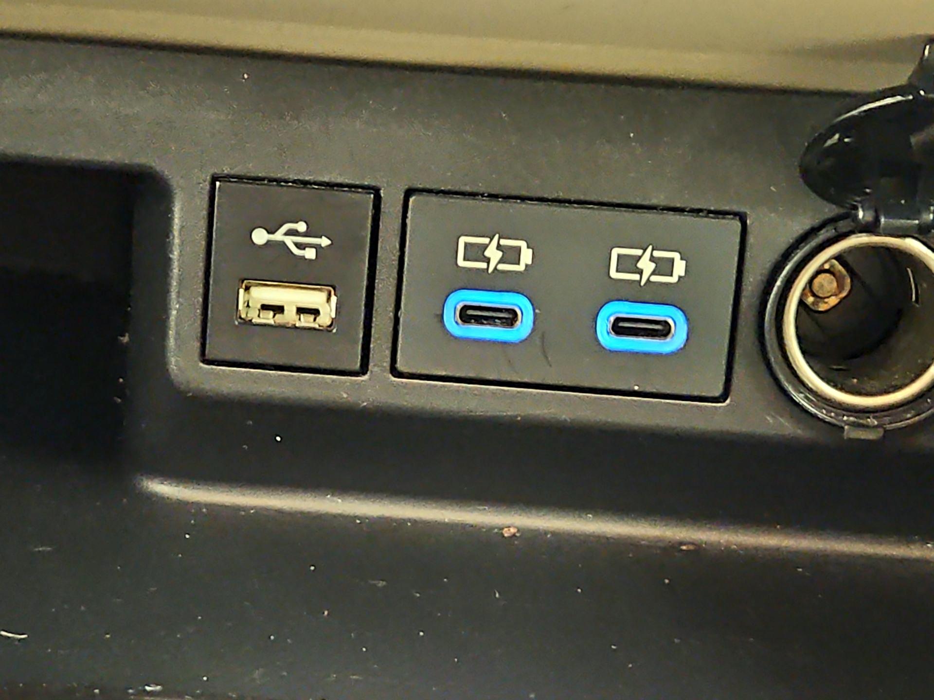 Thumbnail: 2022 Toyota Highlander - 19