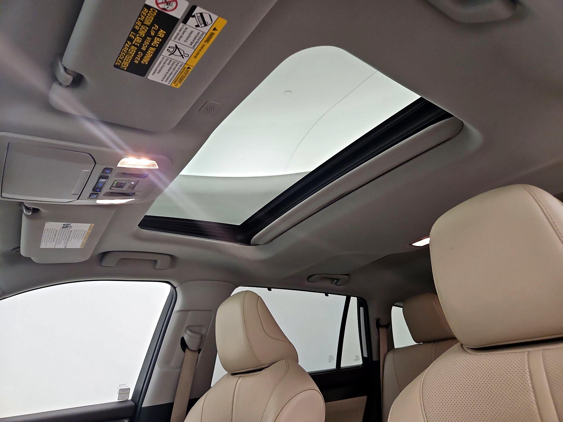 Thumbnail: 2022 Toyota Highlander - 20