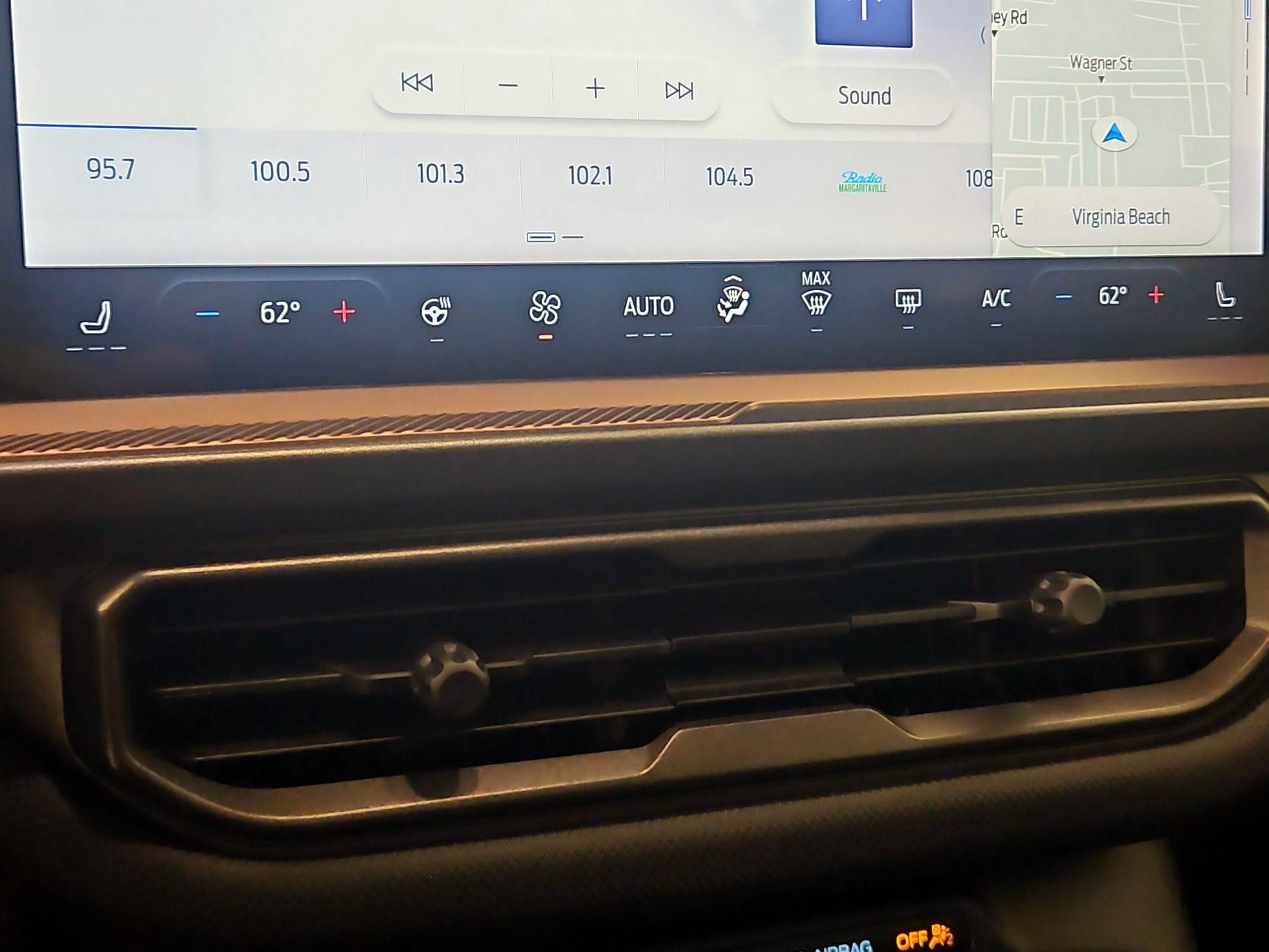 Thumbnail: 2025 Ford Bronco Sport - 17