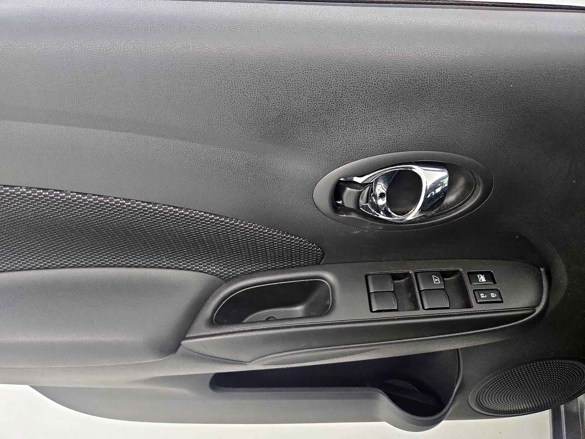 Thumbnail: 2018 Nissan Versa - 12