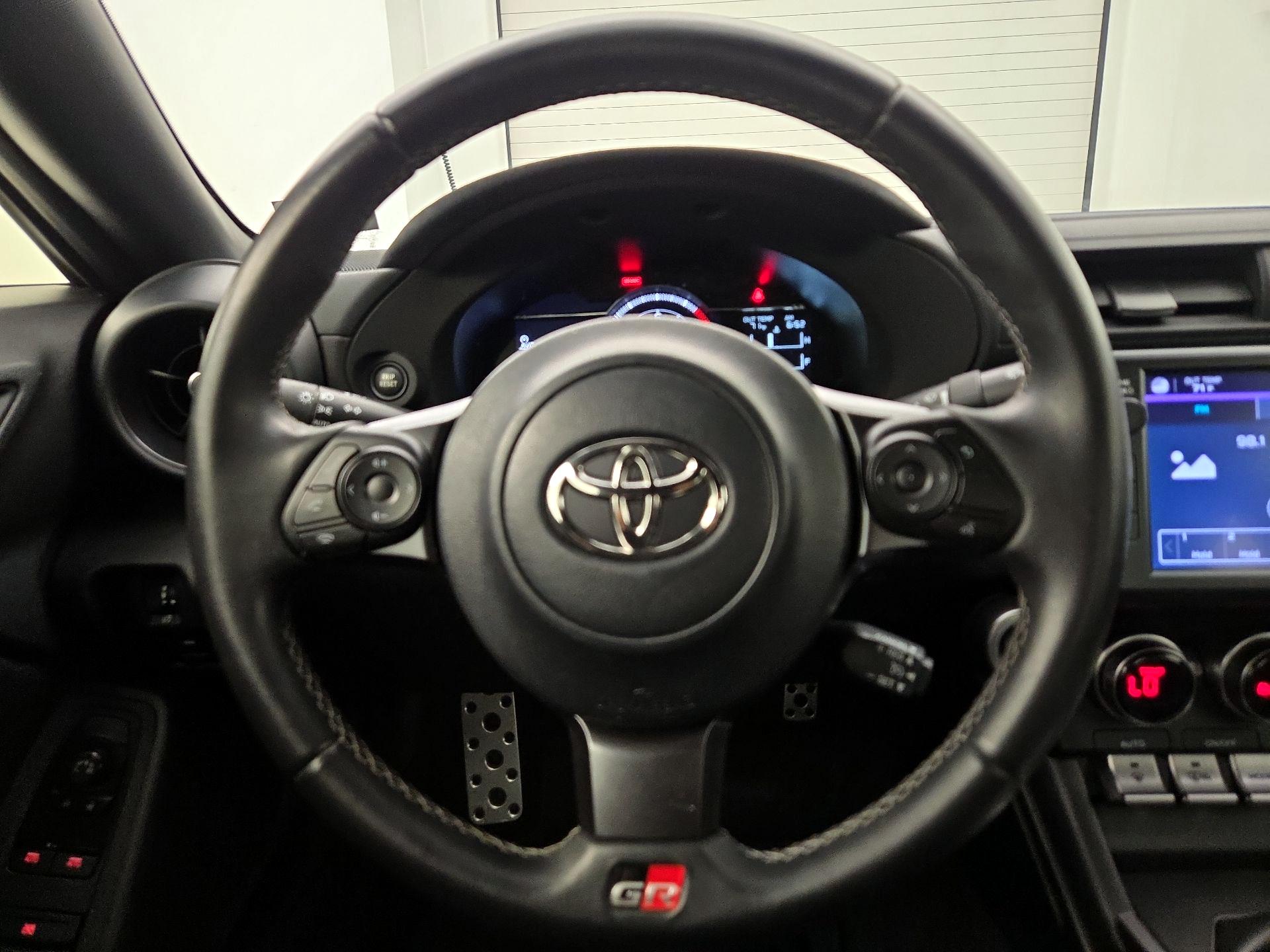 Thumbnail: 2023 Toyota GR86 - 10