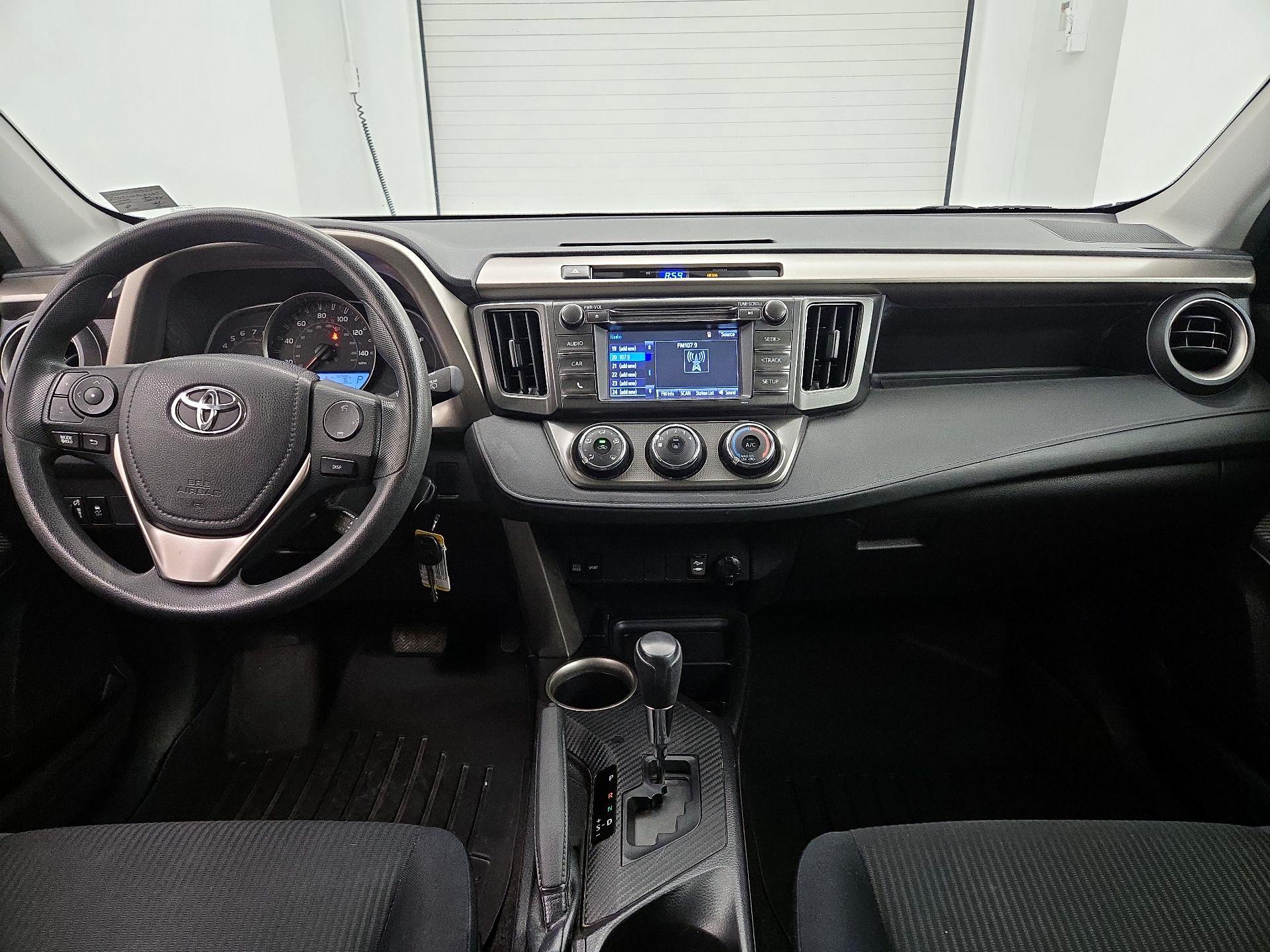 Thumbnail: 2015 Toyota RAV4 - 9