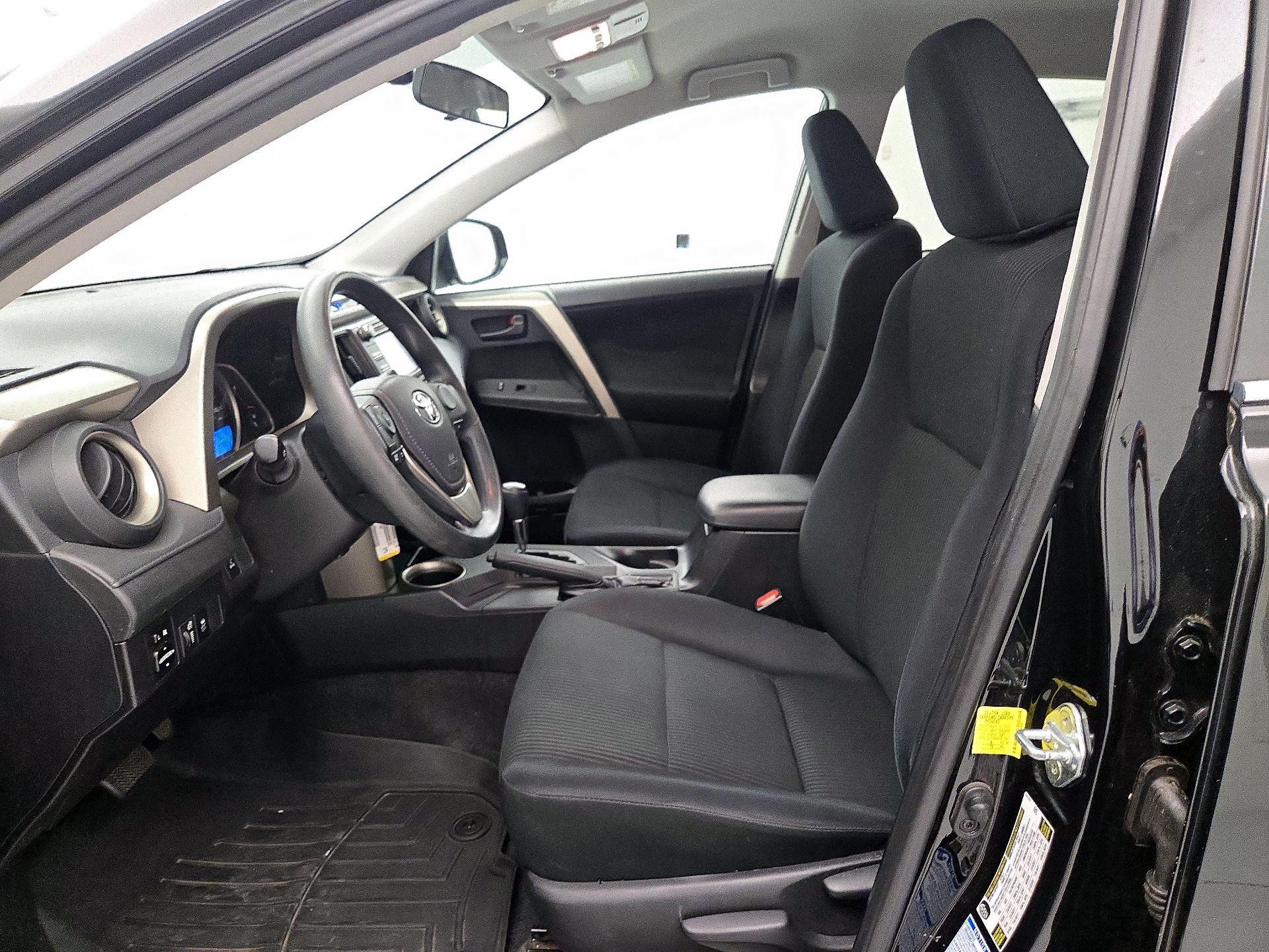 Thumbnail: 2015 Toyota RAV4 - 11