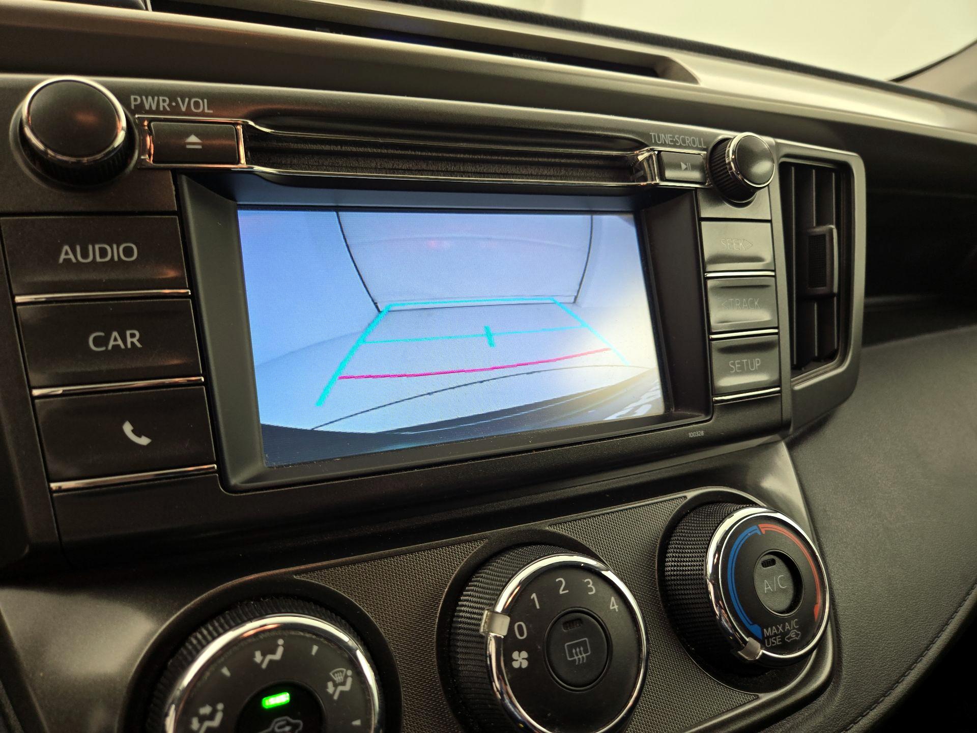 Thumbnail: 2015 Toyota RAV4 - 14