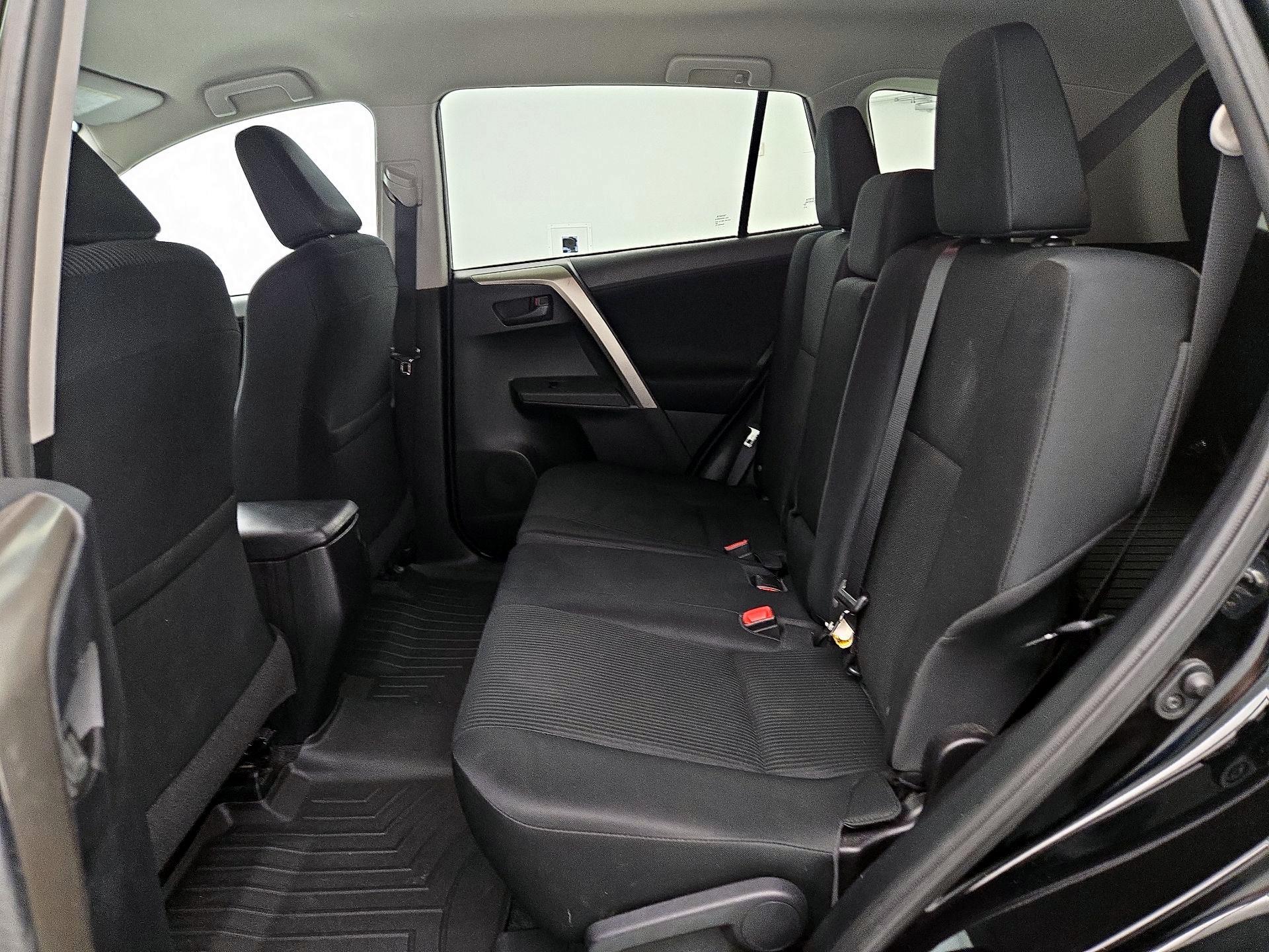 Thumbnail: 2015 Toyota RAV4 - 19