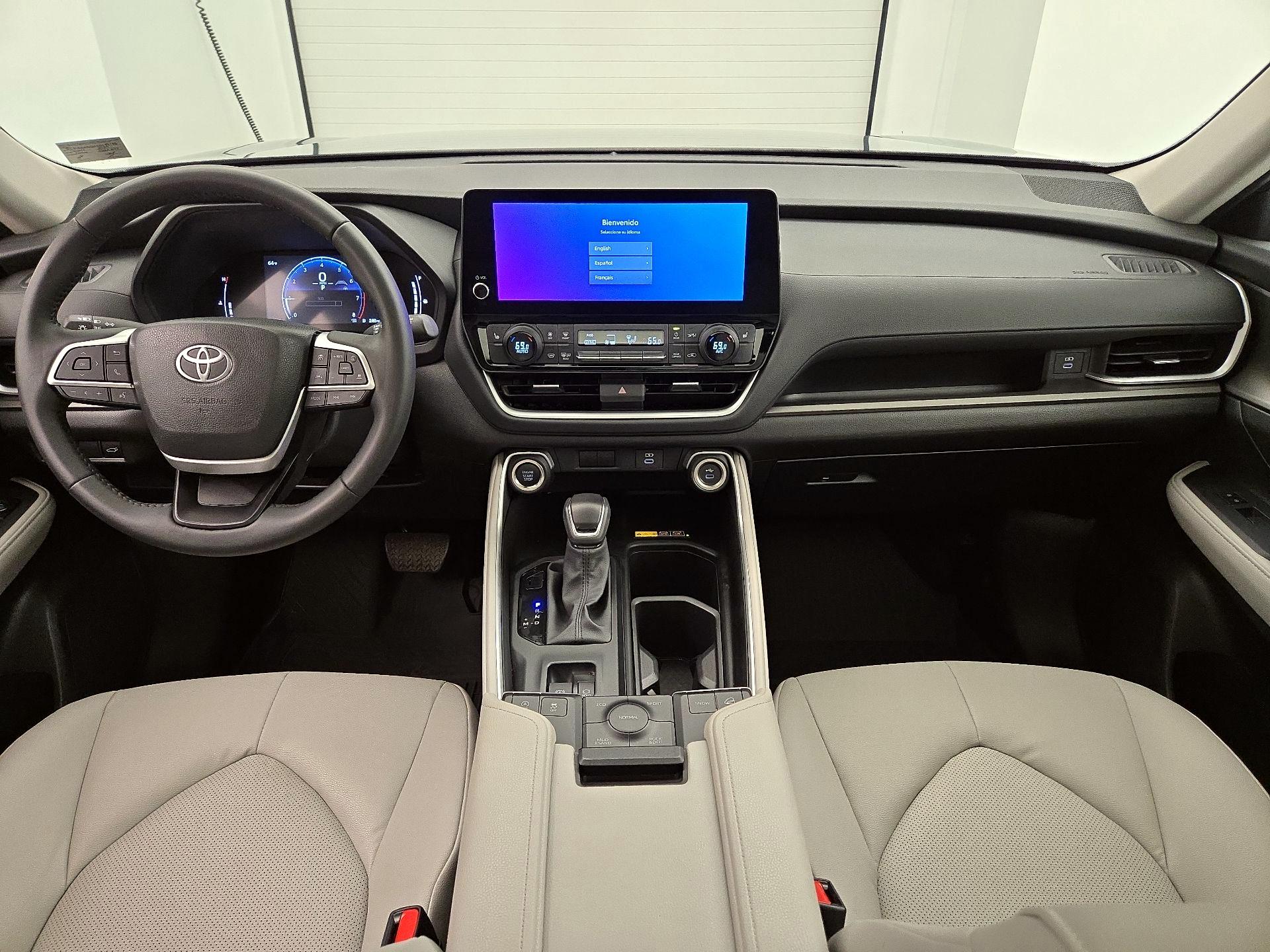 Thumbnail: 2025 Toyota Grand Highlander - 9