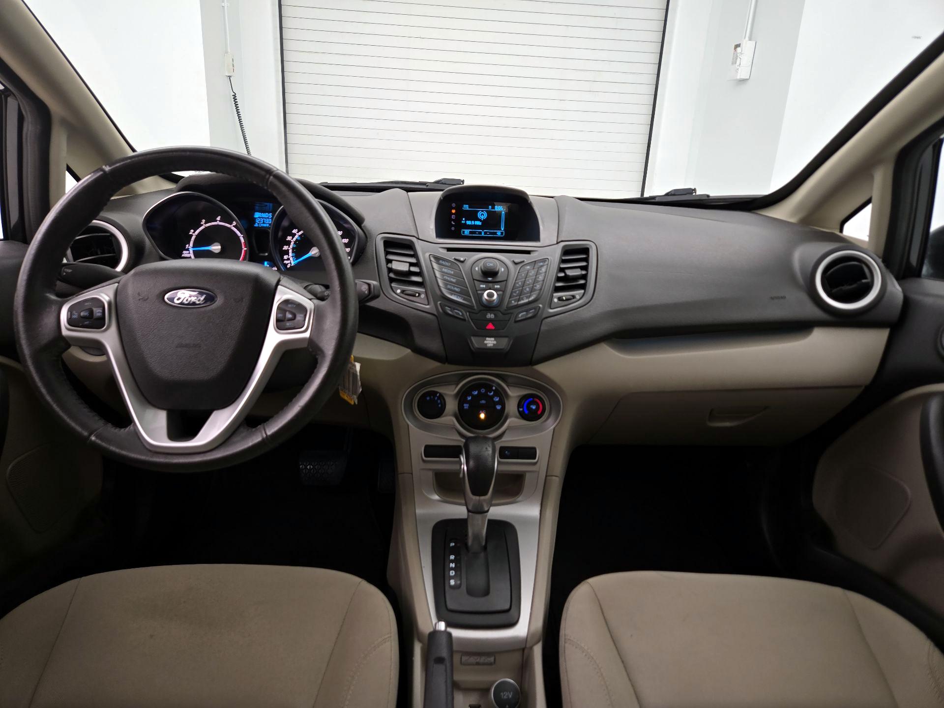 Thumbnail: 2015 Ford Fiesta - 9