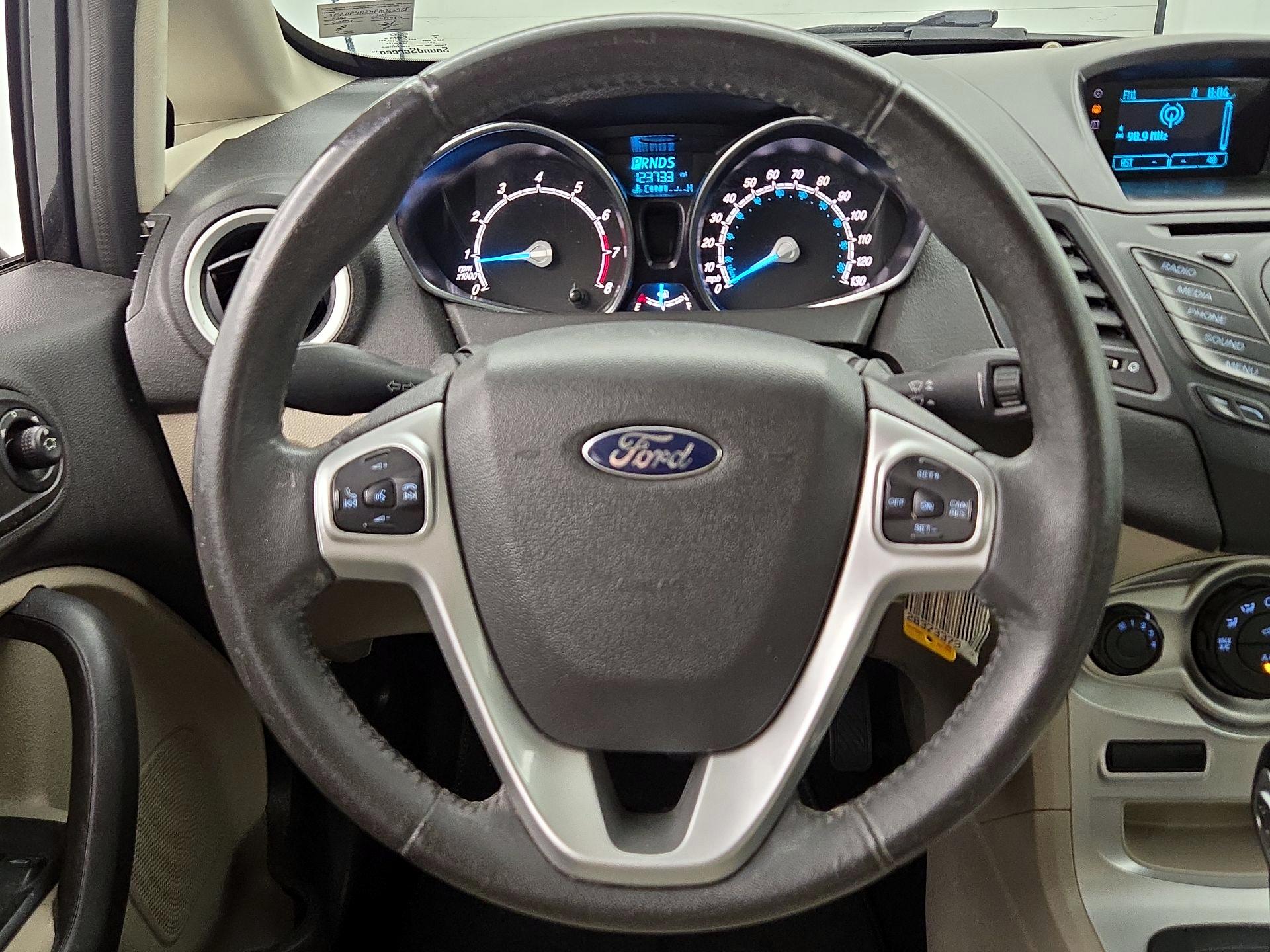 Thumbnail: 2015 Ford Fiesta - 10