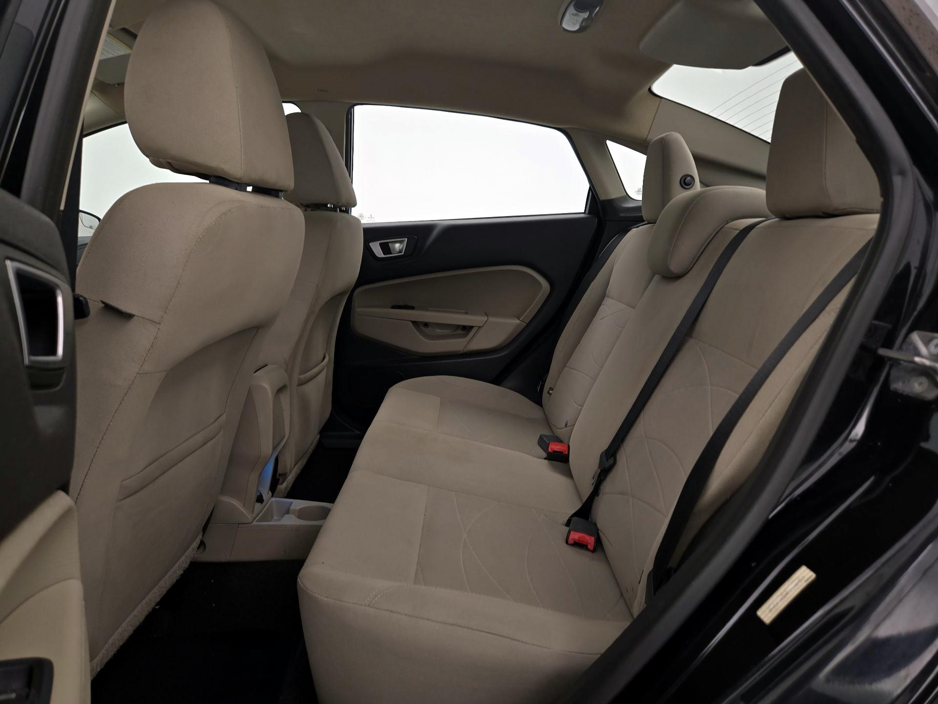 Thumbnail: 2015 Ford Fiesta - 18