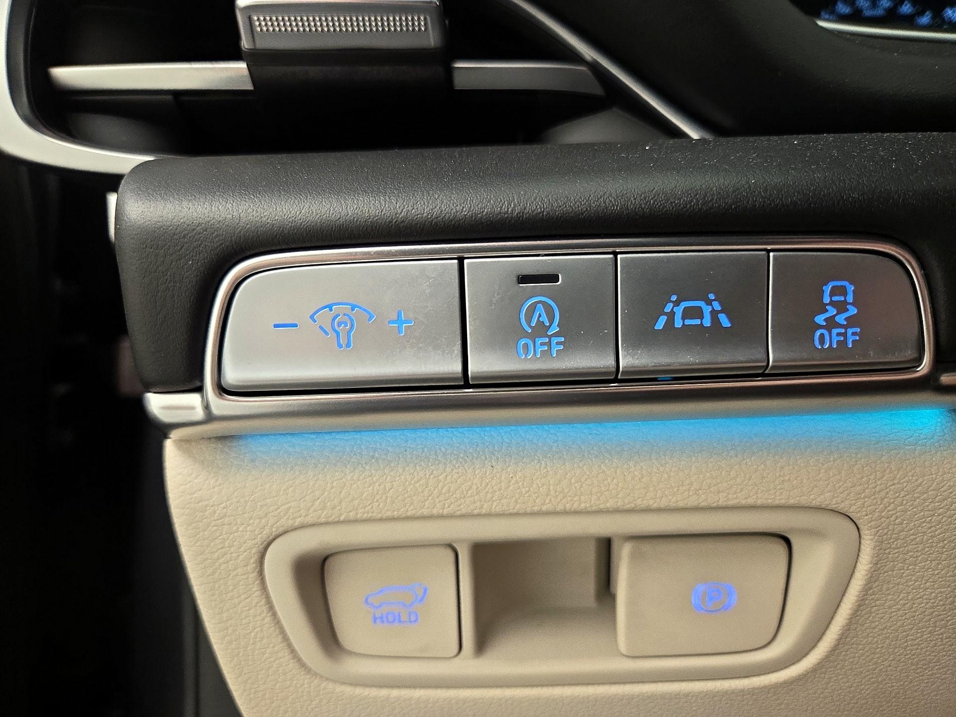 Thumbnail: 2021 Genesis GV80 - 13