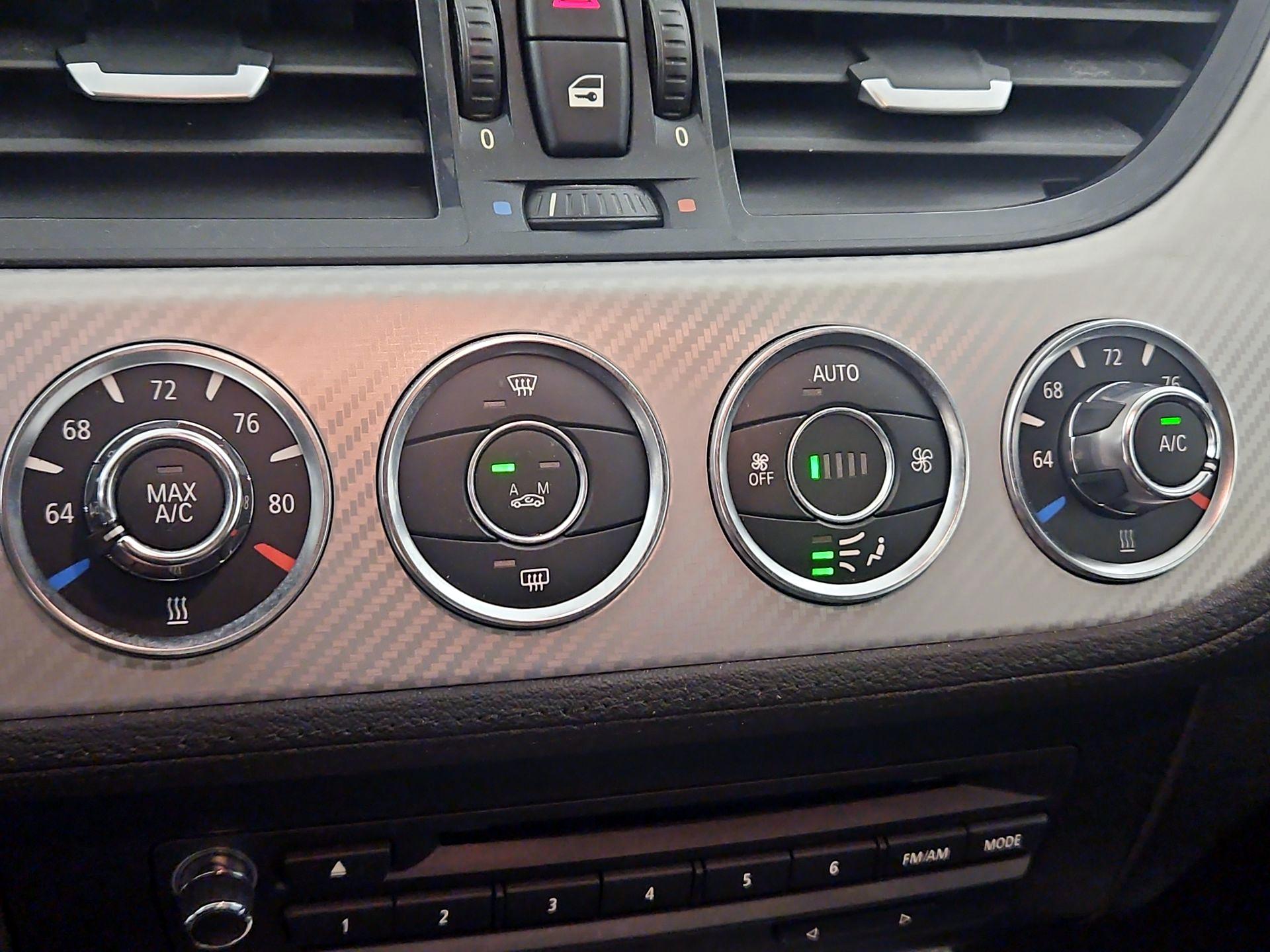 Thumbnail: 2014 BMW Z4 - 16