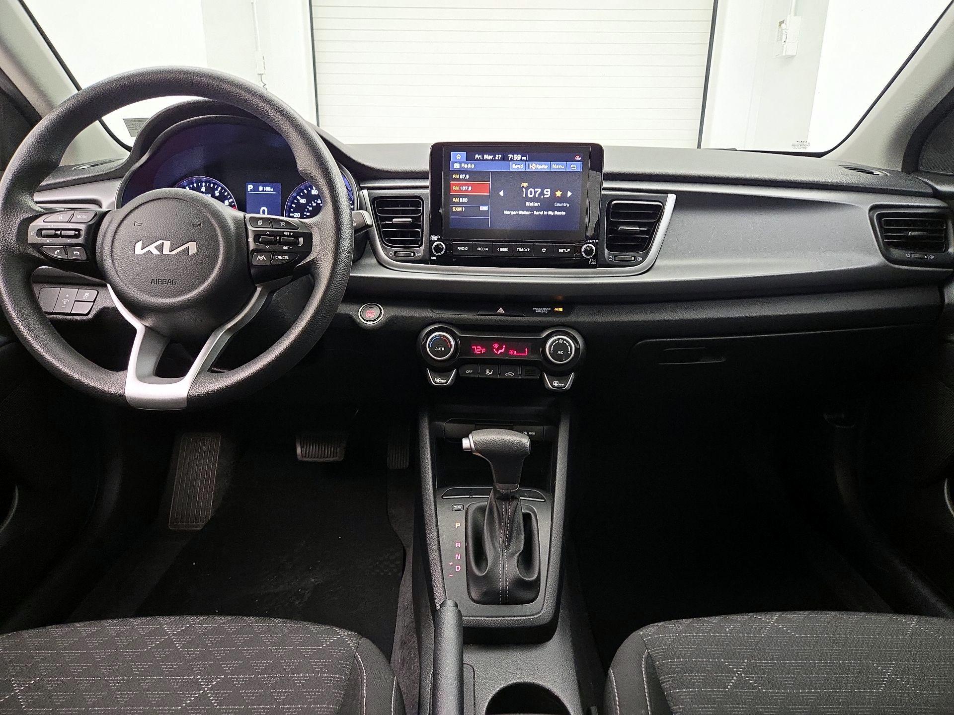 Thumbnail: 2022 Kia Rio - 9