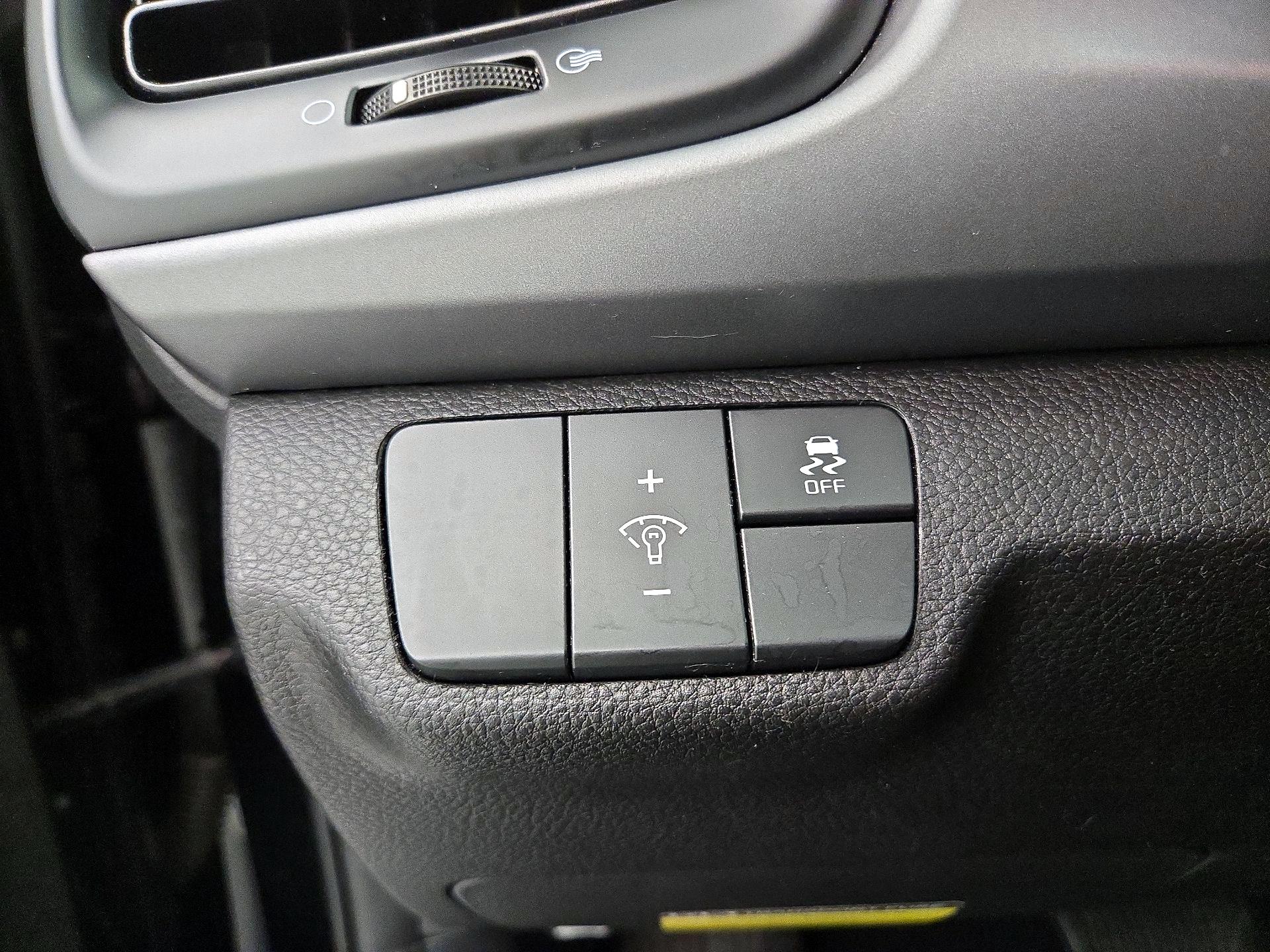 Thumbnail: 2022 Kia Rio - 13