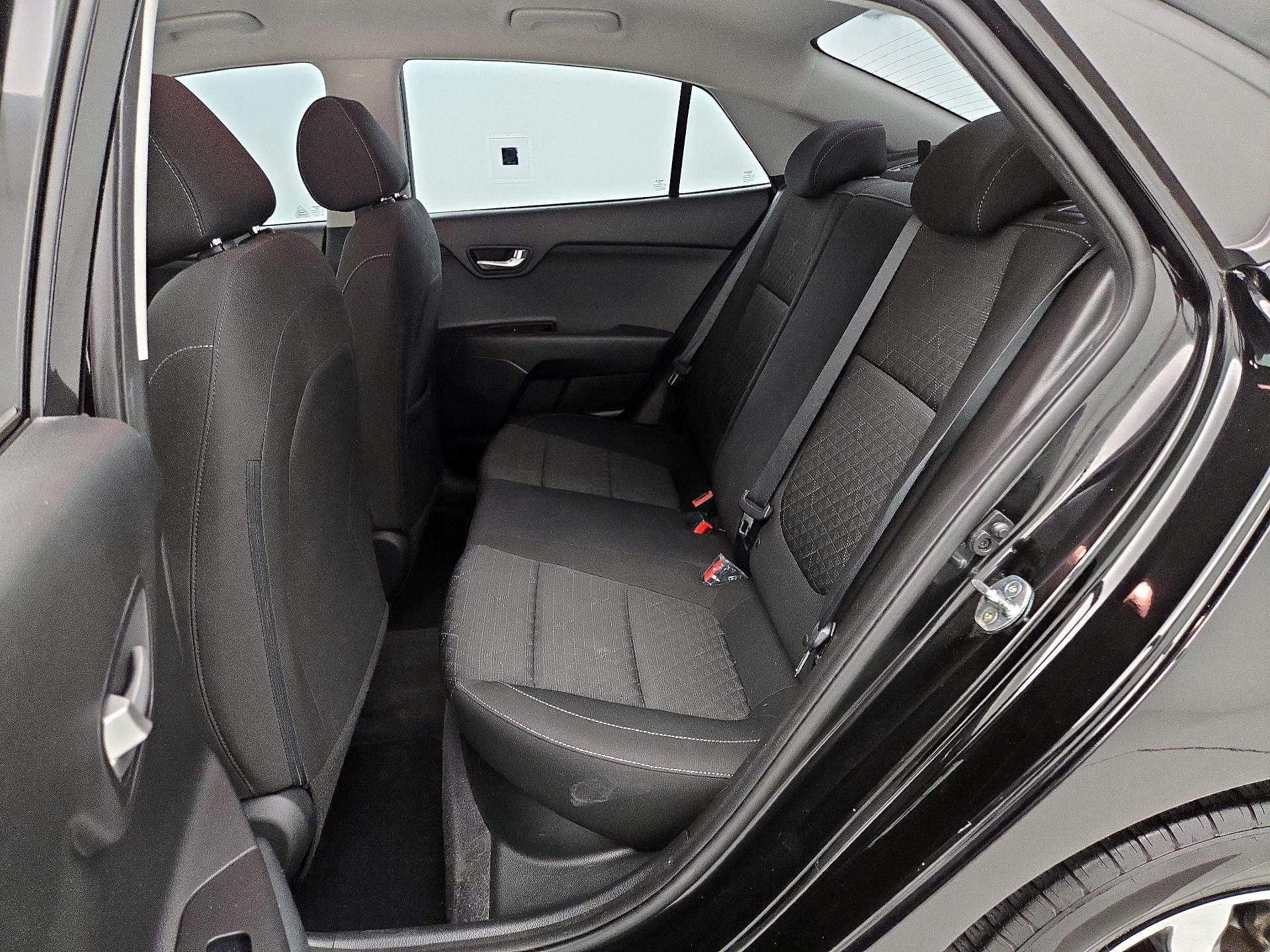 Thumbnail: 2022 Kia Rio - 19