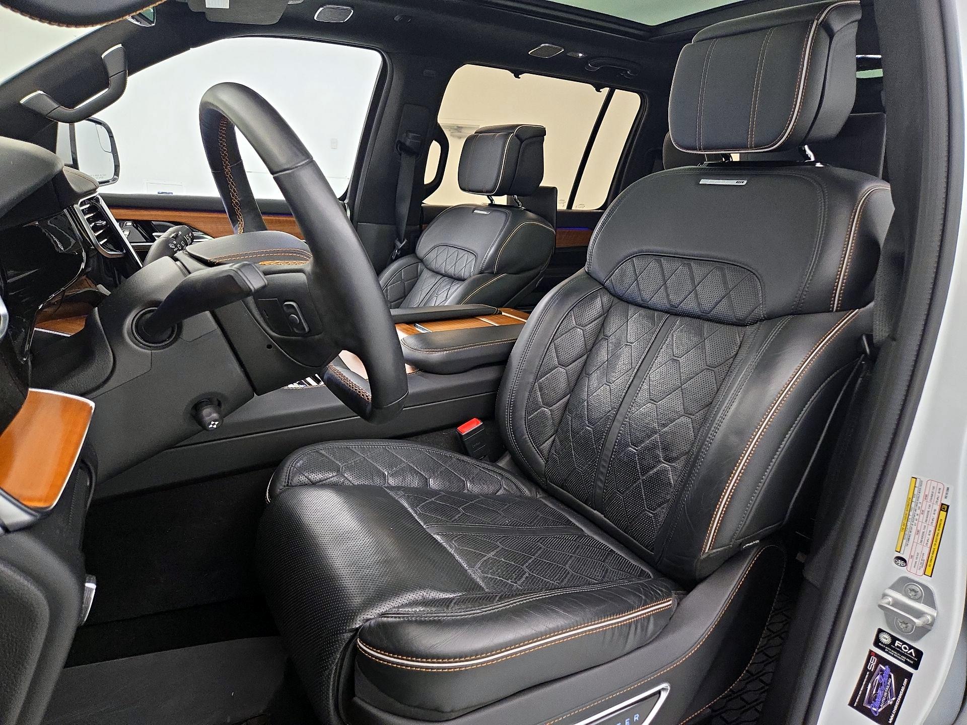 Thumbnail: 2022 Jeep Grand Wagoneer - 11