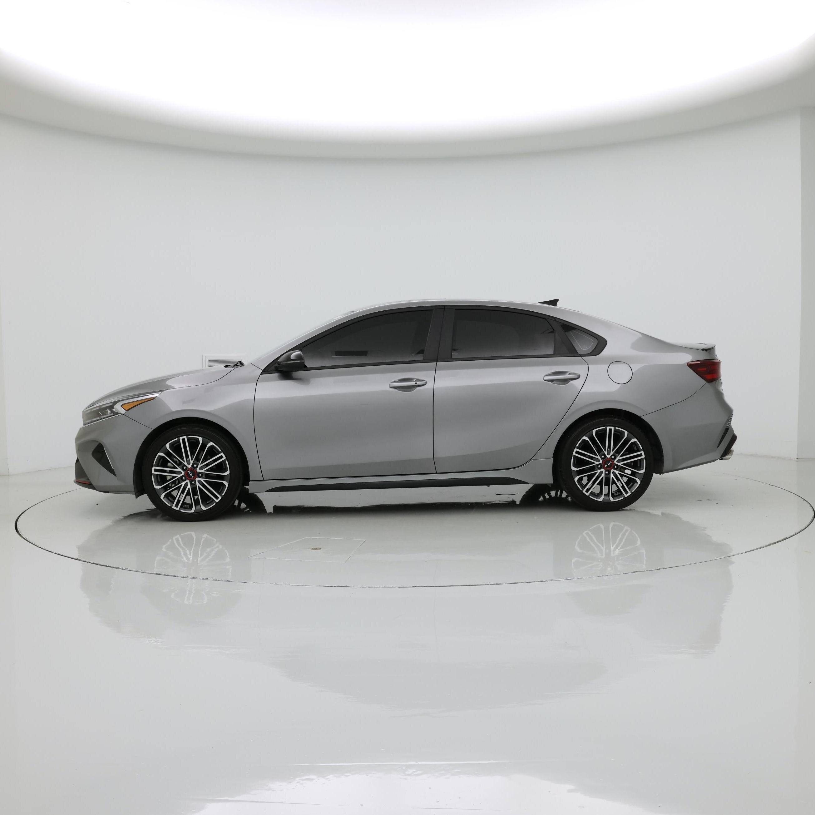 Thumbnail: 2023 Kia Forte - 3