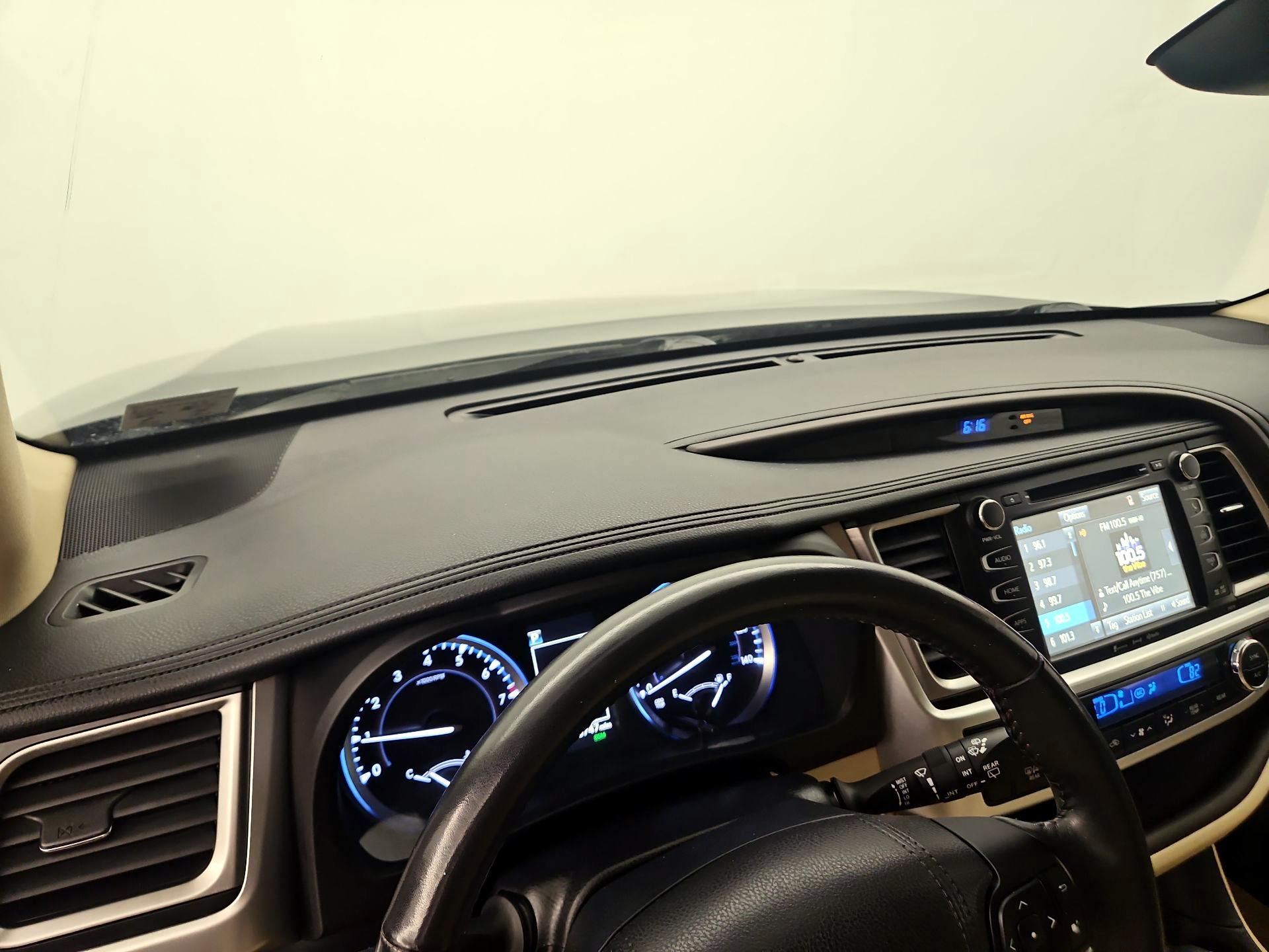 Thumbnail: 2017 Toyota Highlander - 9