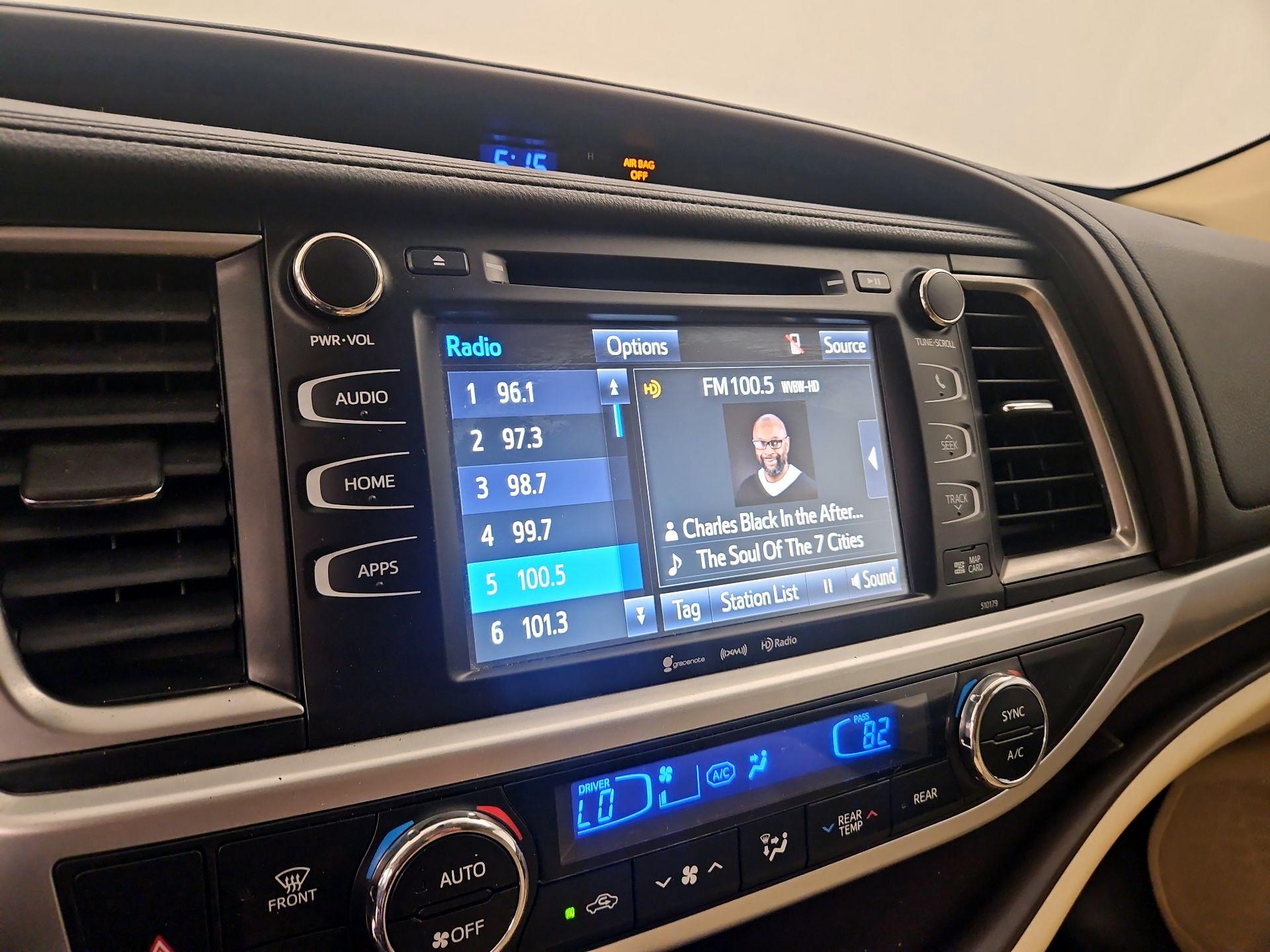 Thumbnail: 2017 Toyota Highlander - 15