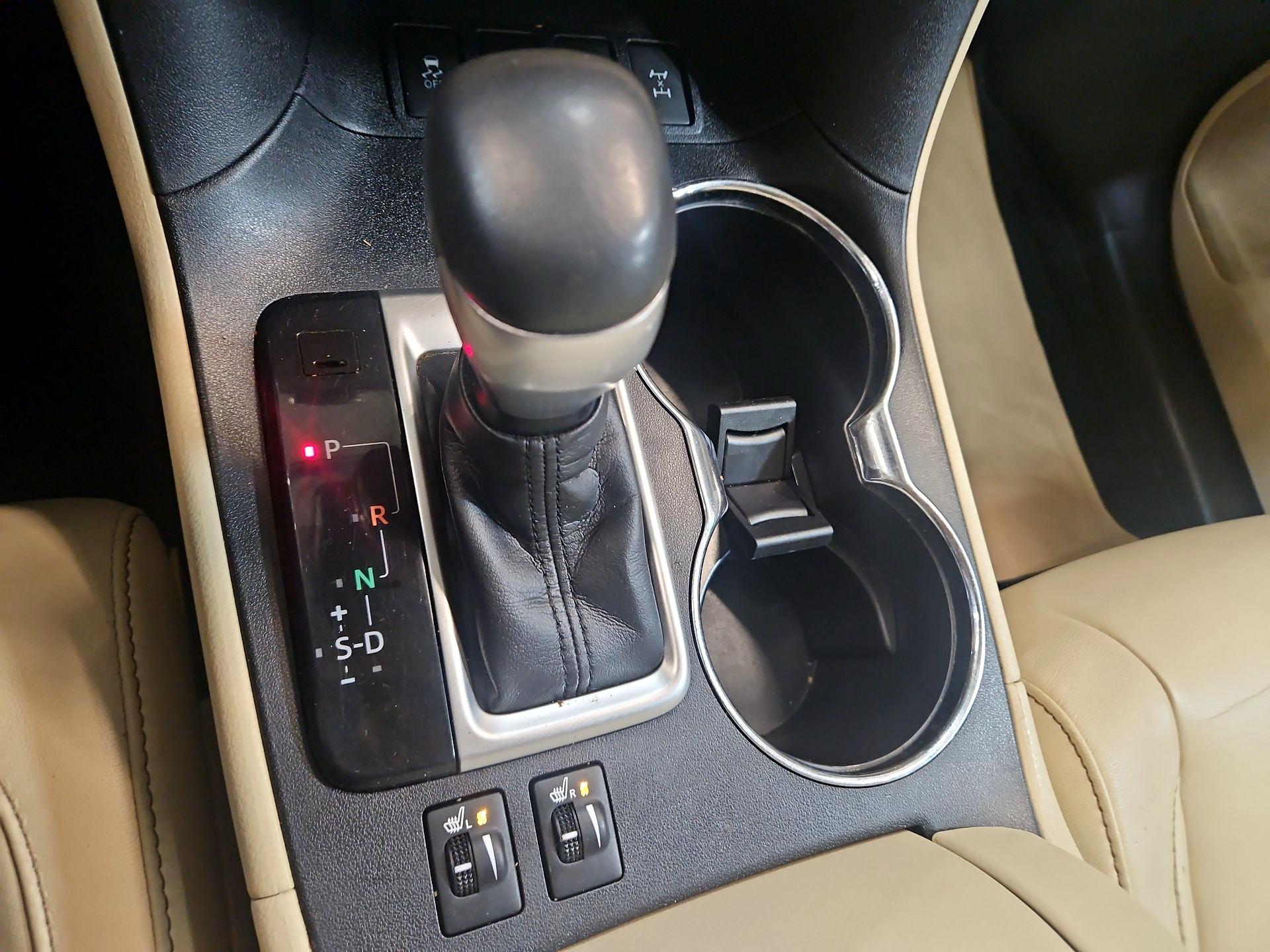 Thumbnail: 2017 Toyota Highlander - 17