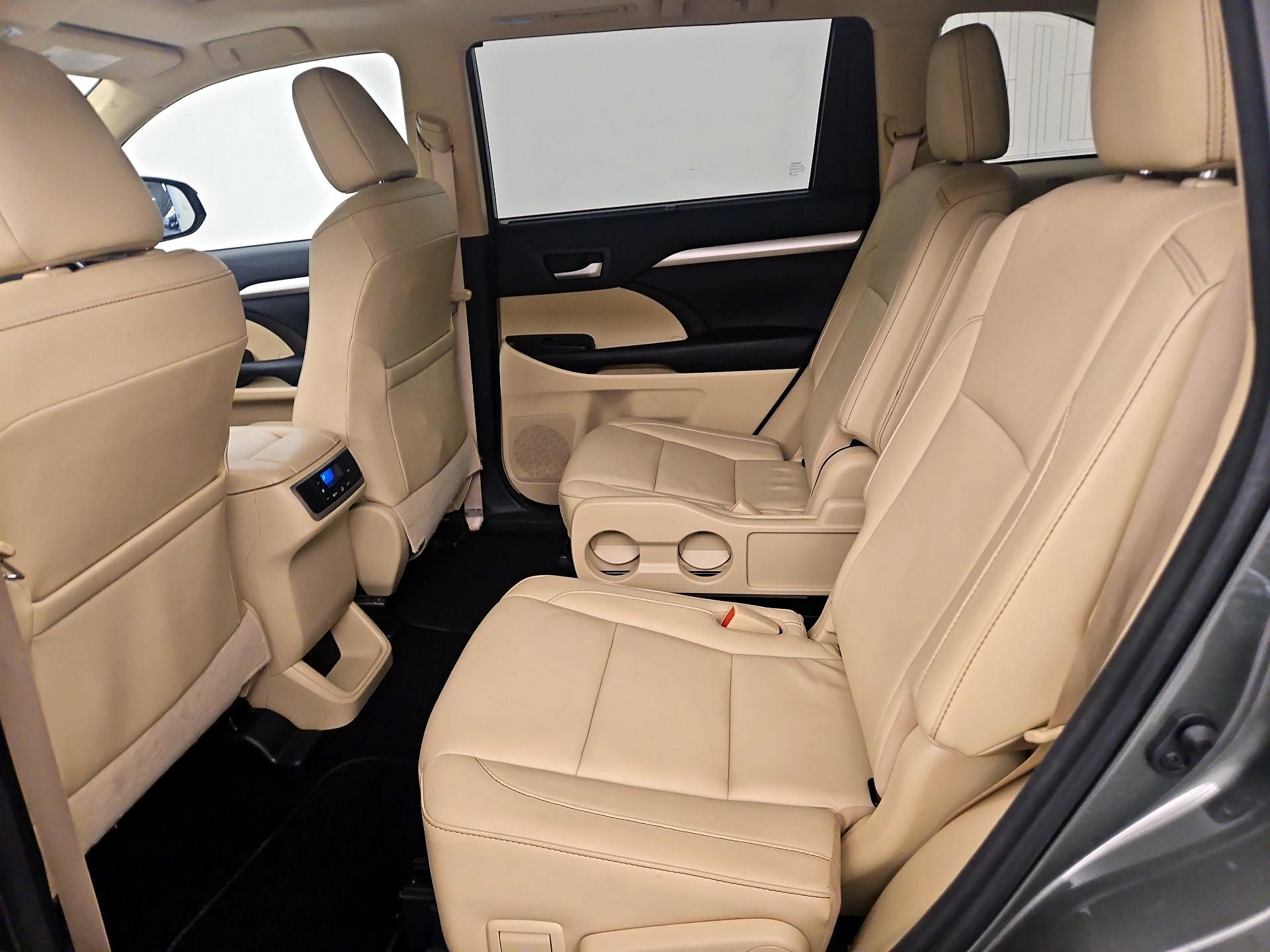 Thumbnail: 2017 Toyota Highlander - 18