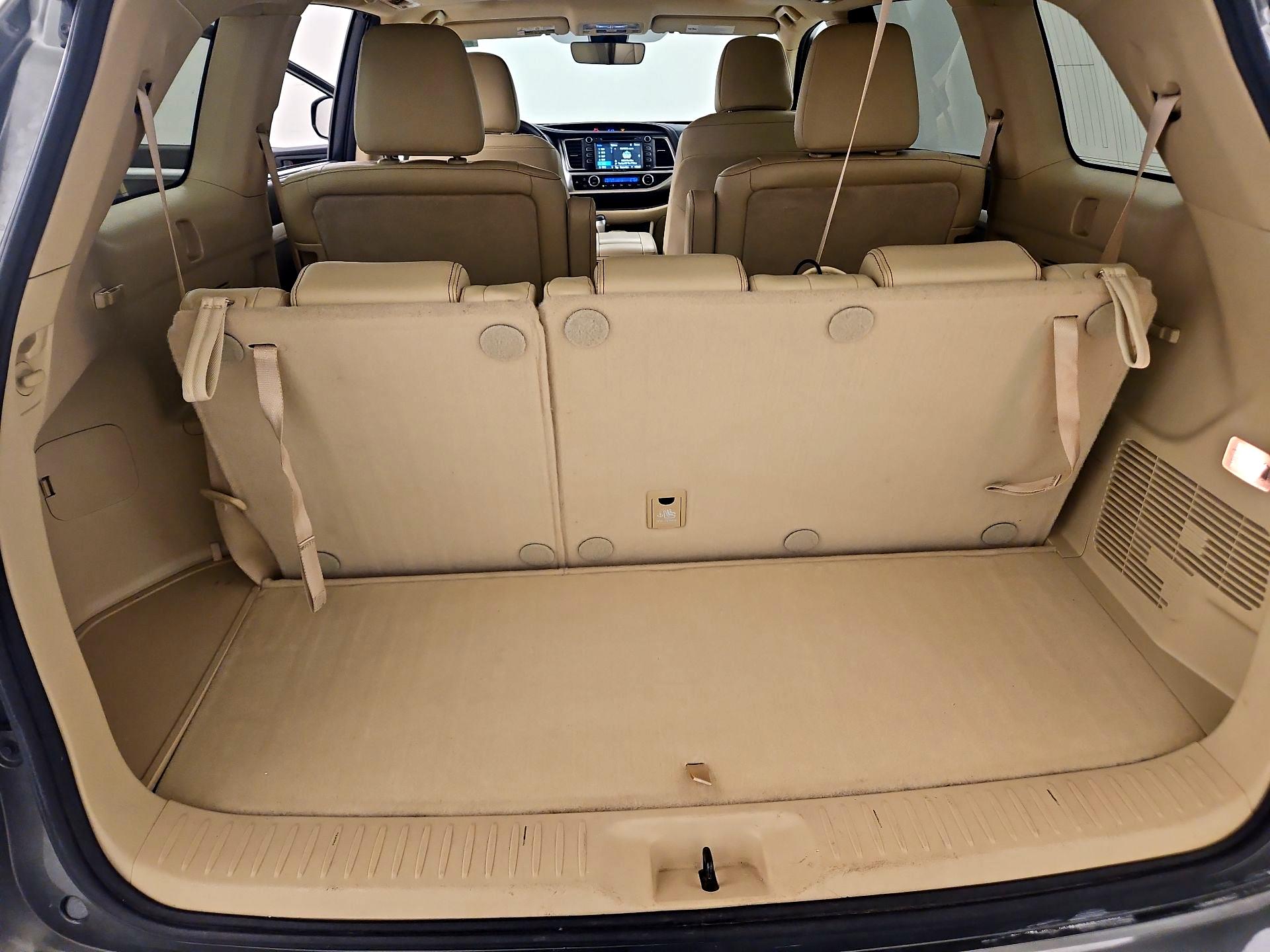 Thumbnail: 2017 Toyota Highlander - 20