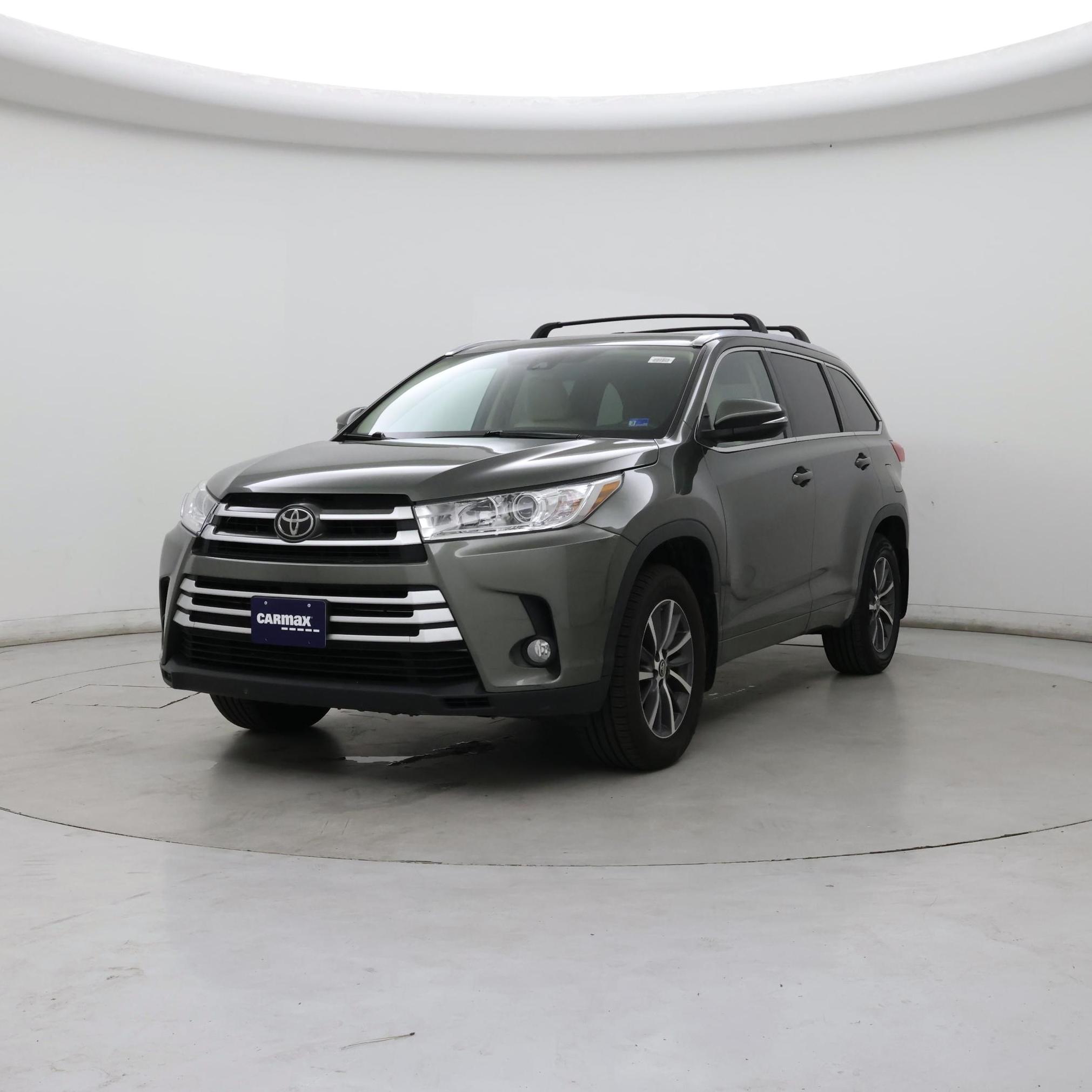Thumbnail: 2017 Toyota Highlander - 4