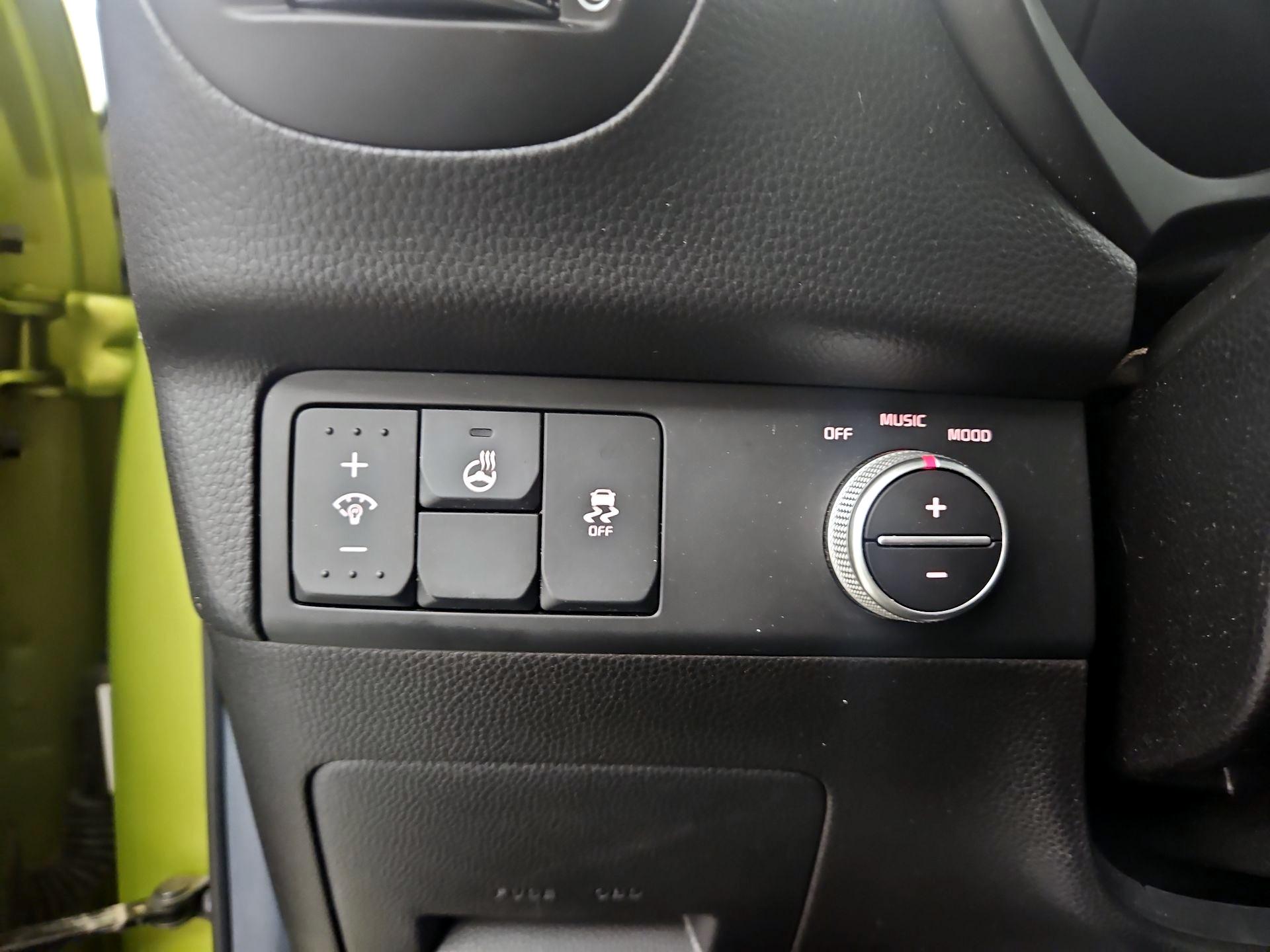 Thumbnail: 2015 Kia Soul - 13