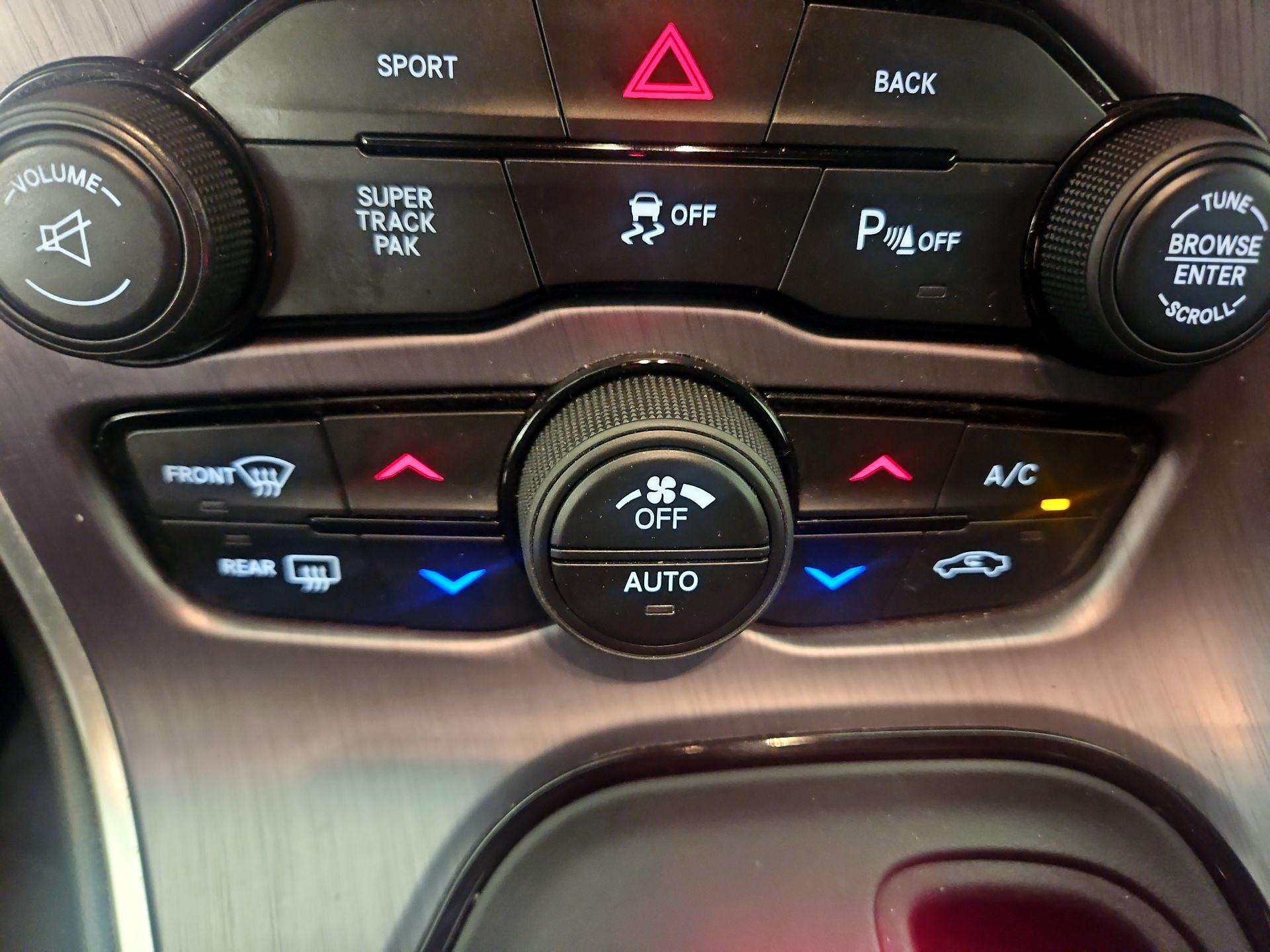 Thumbnail: 2015 Dodge Challenger - 17