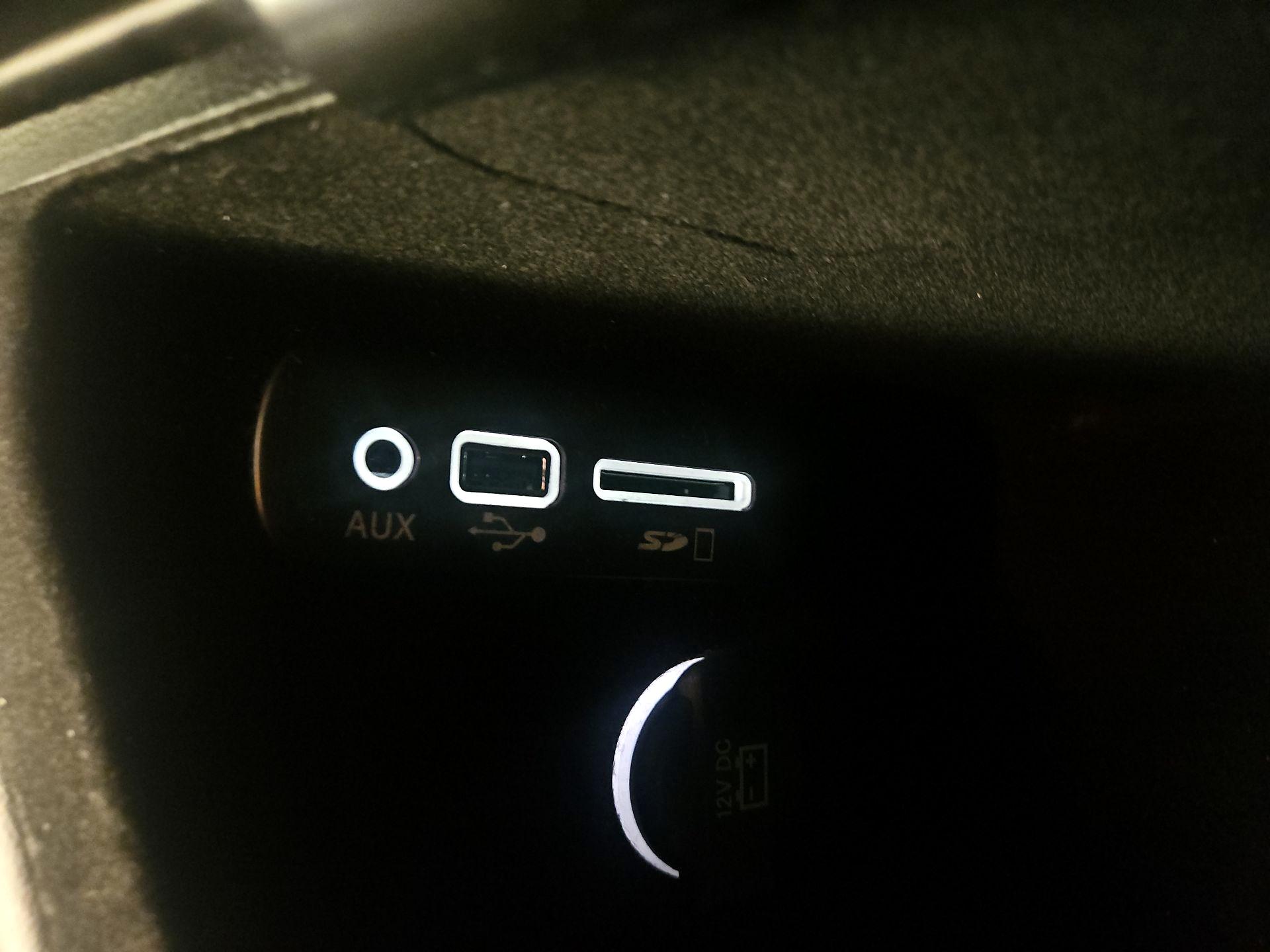 Thumbnail: 2015 Dodge Challenger - 19