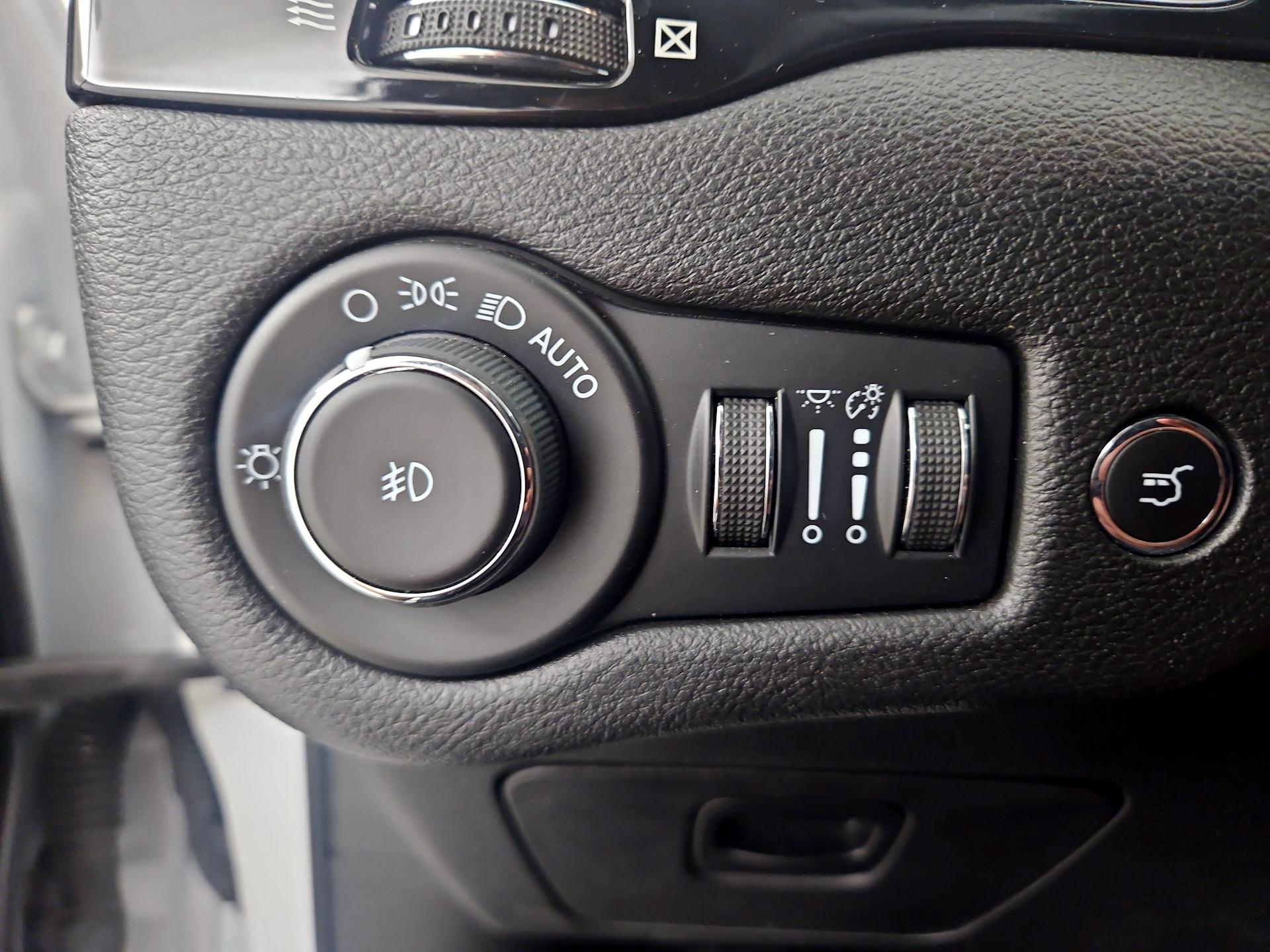 Thumbnail: 2023 Jeep Cherokee - 13