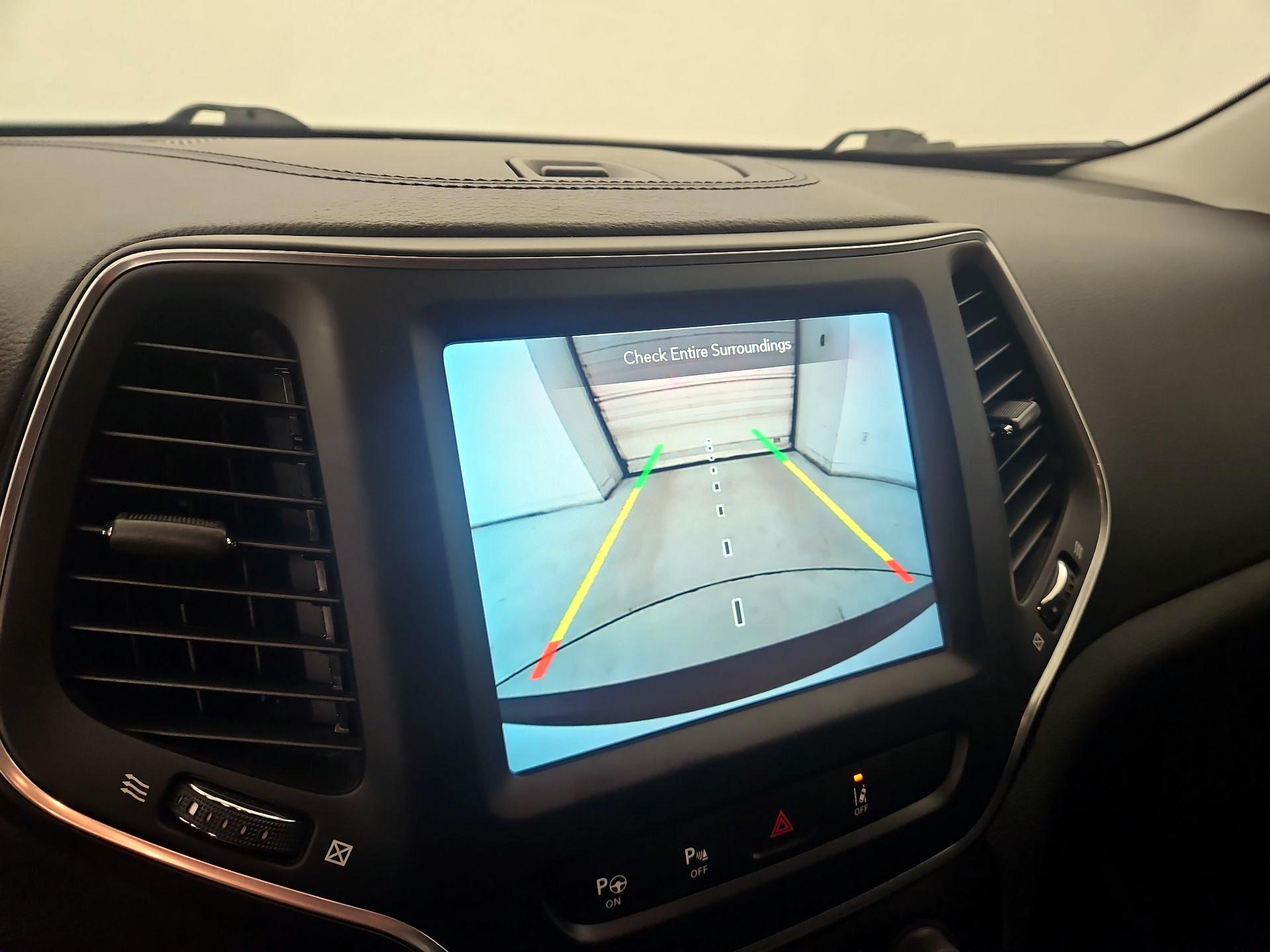 Thumbnail: 2023 Jeep Cherokee - 15