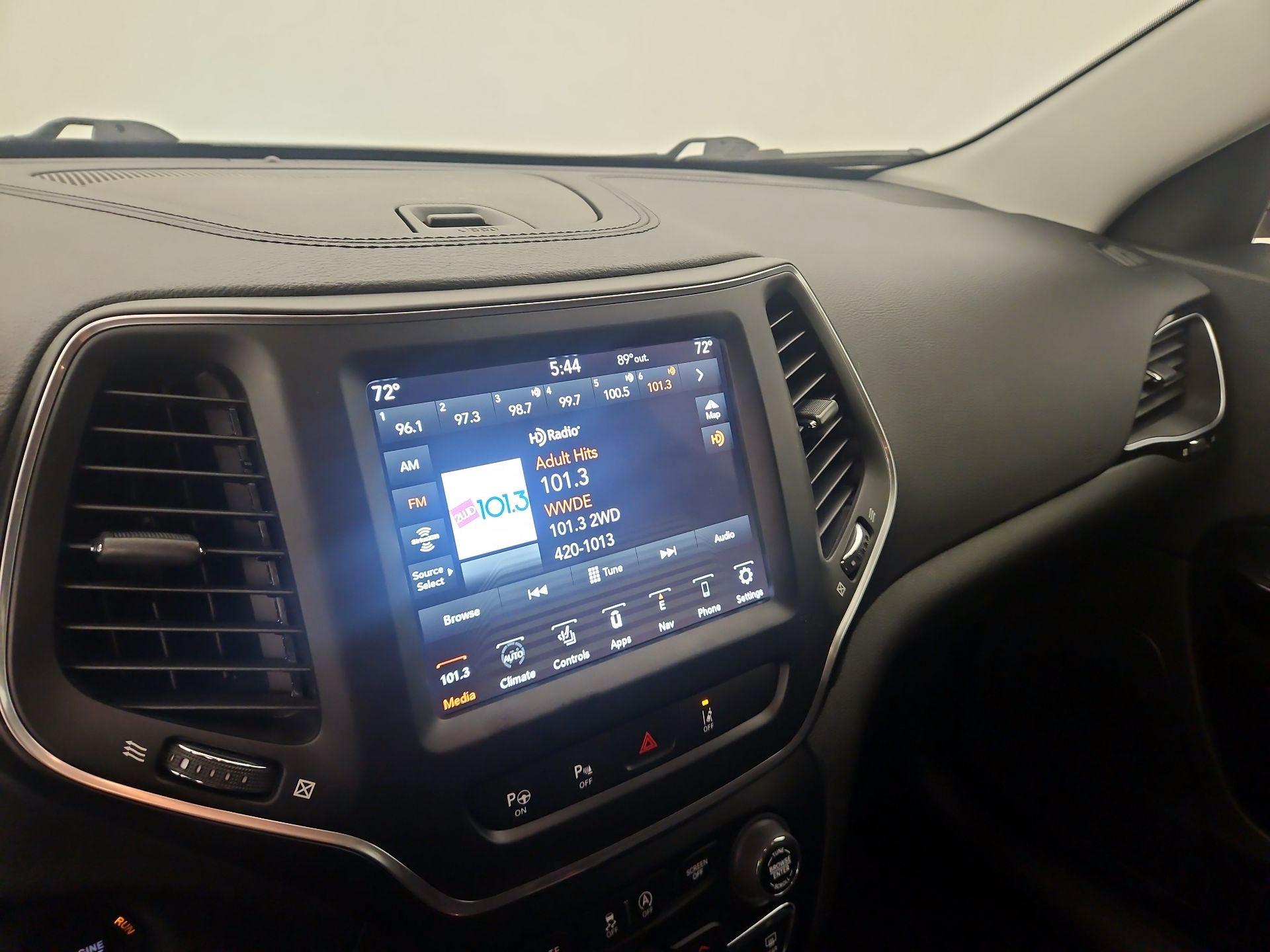 Thumbnail: 2023 Jeep Cherokee - 16