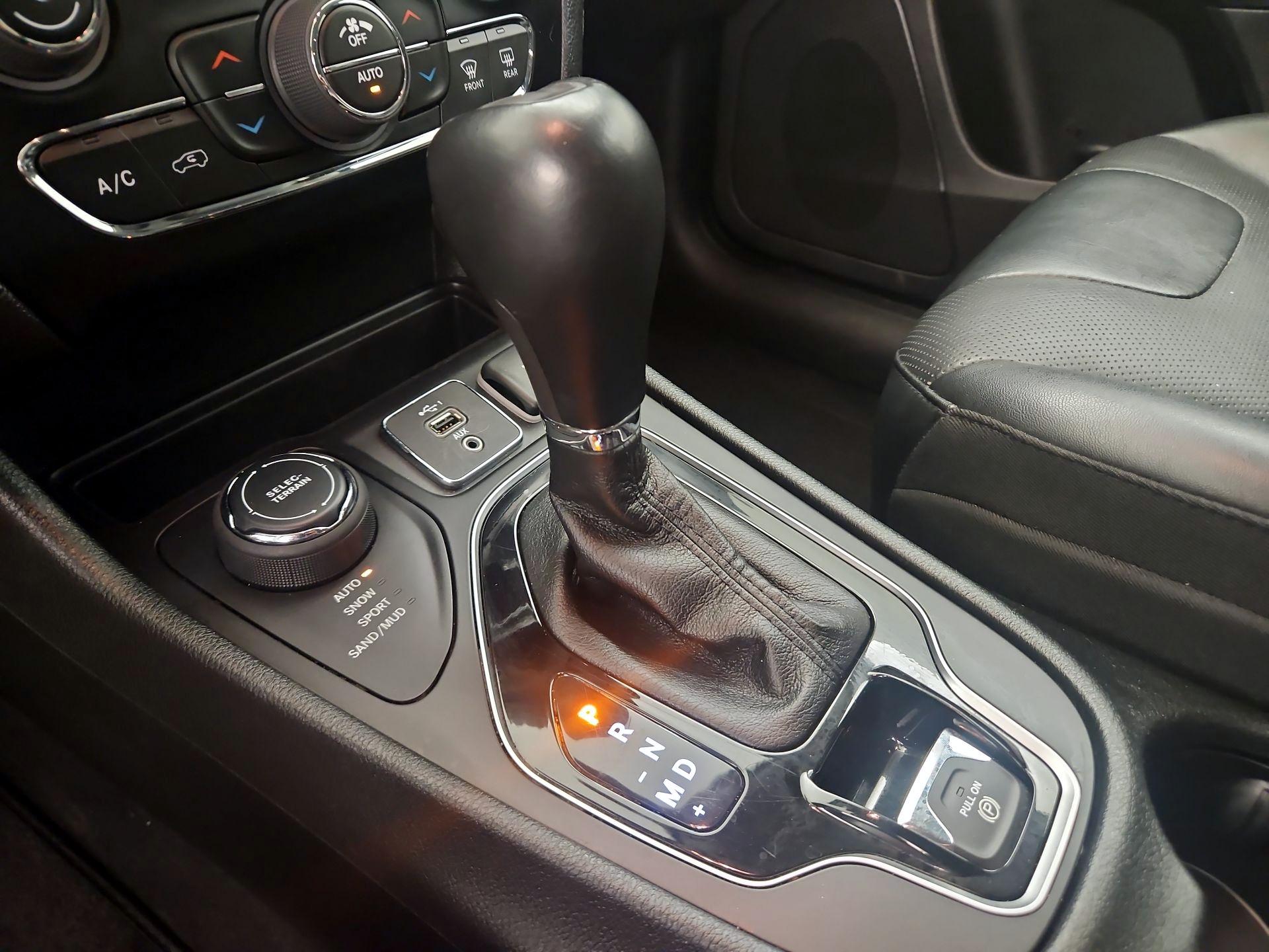 Thumbnail: 2023 Jeep Cherokee - 18