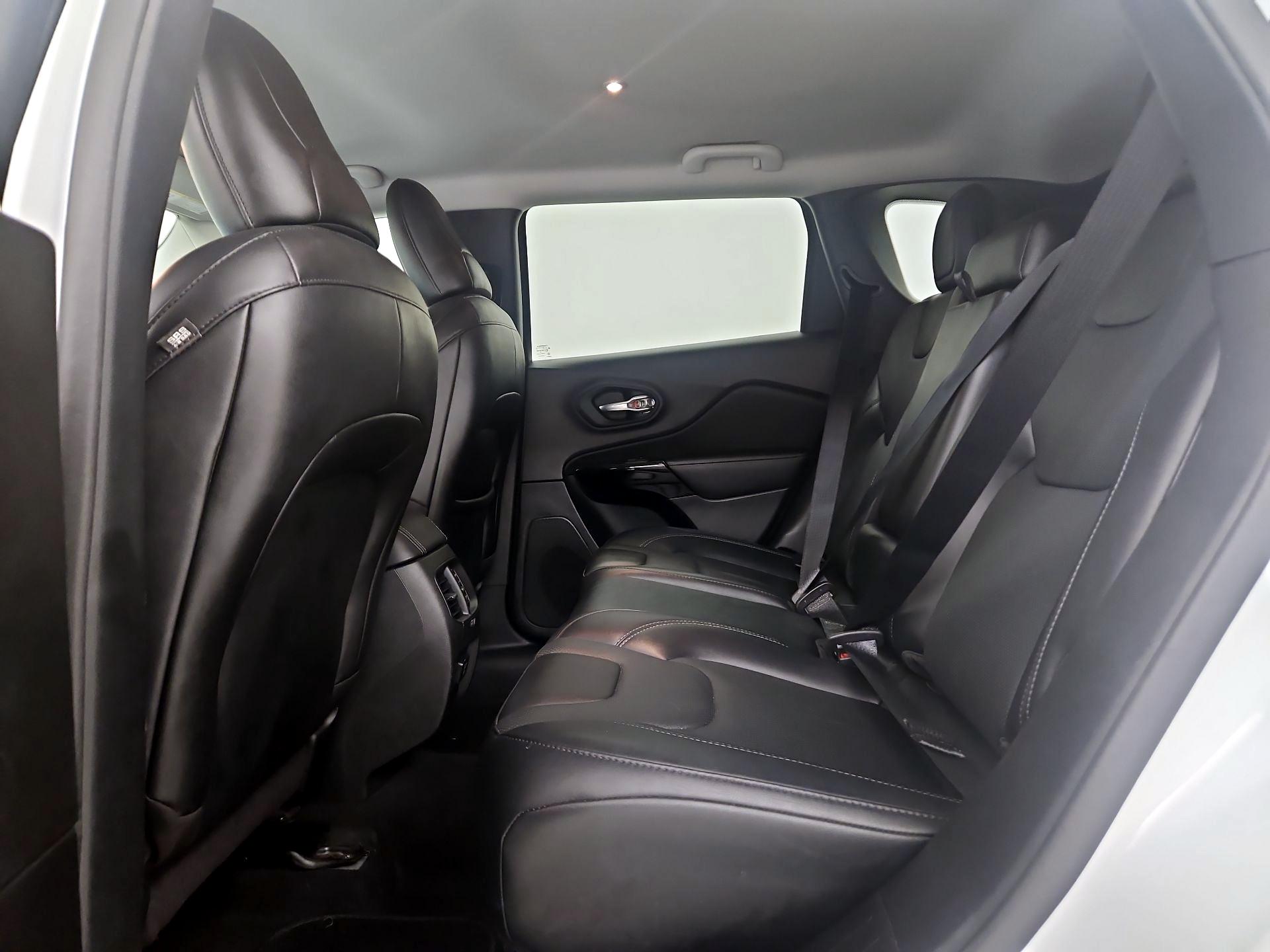 Thumbnail: 2023 Jeep Cherokee - 20