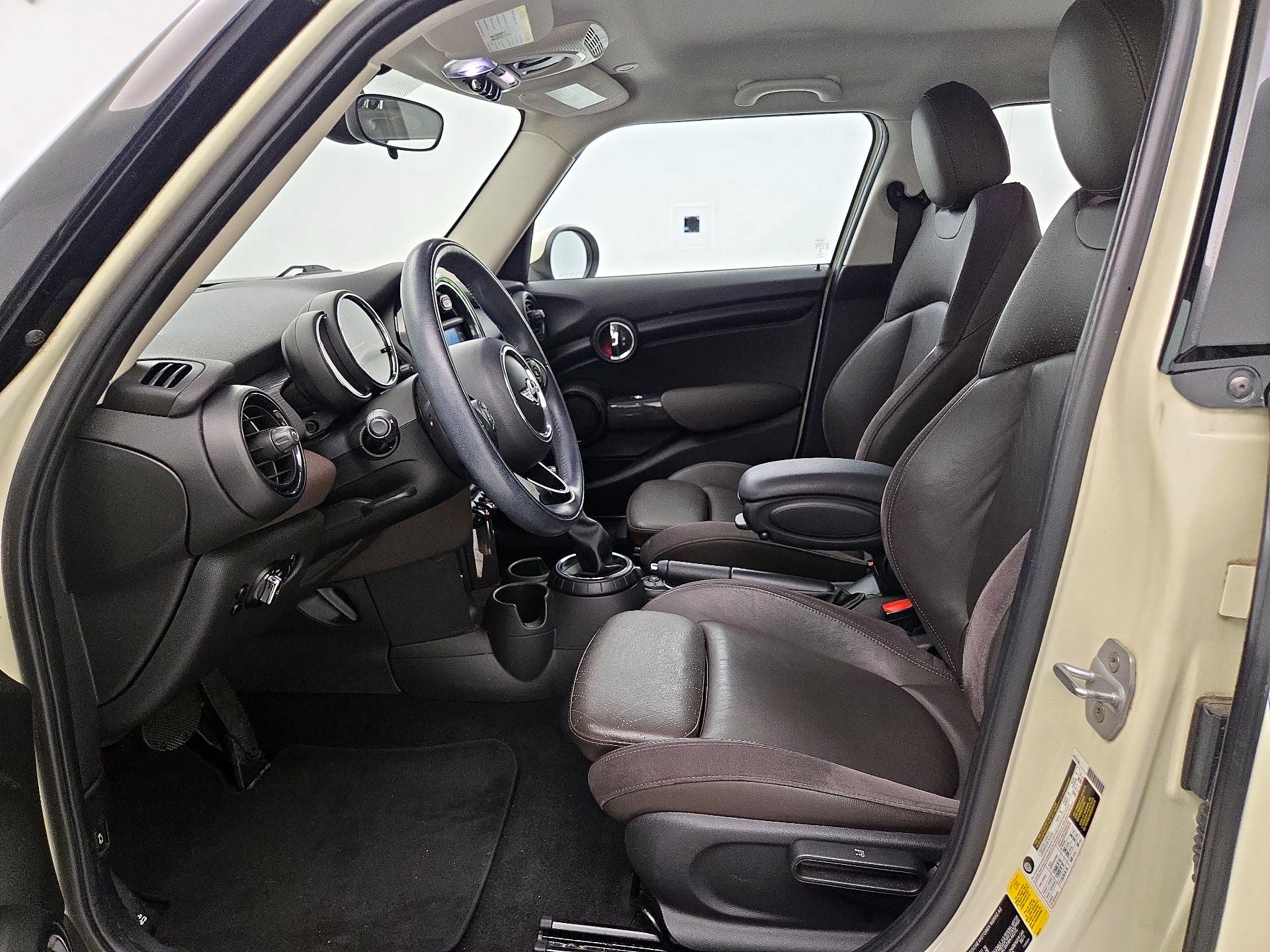 Thumbnail: 2017 MINI Cooper Hardtop - 11