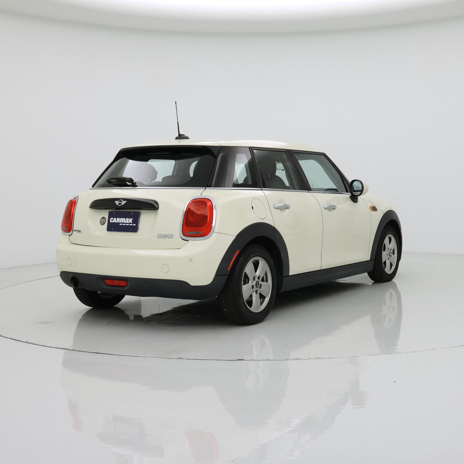 Thumbnail: 2017 MINI Cooper Hardtop - 8