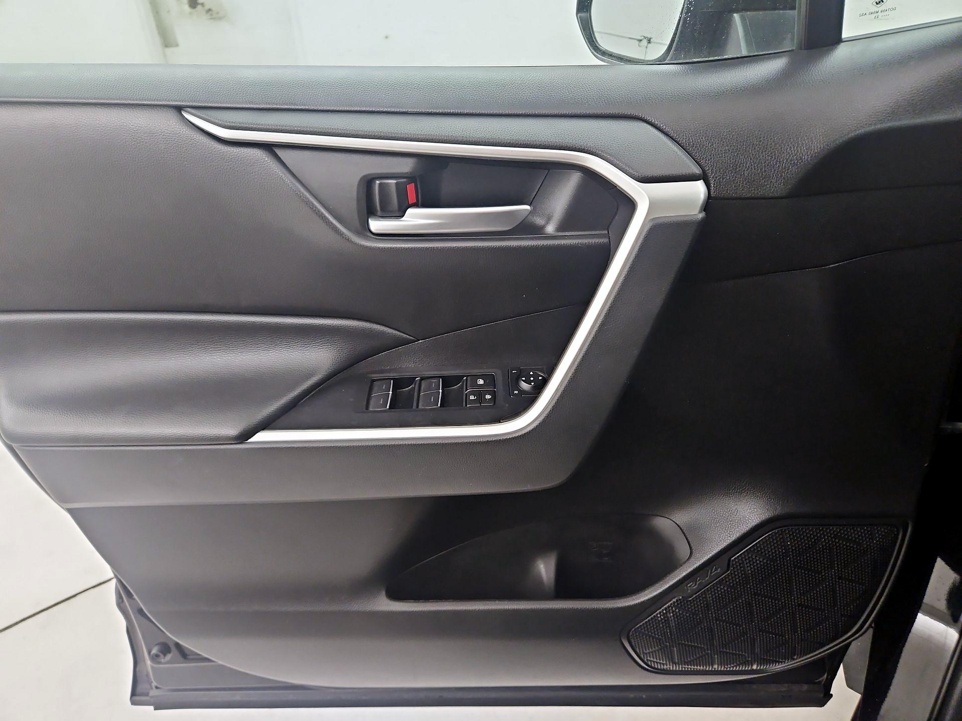 Thumbnail: 2023 Toyota RAV4 - 12