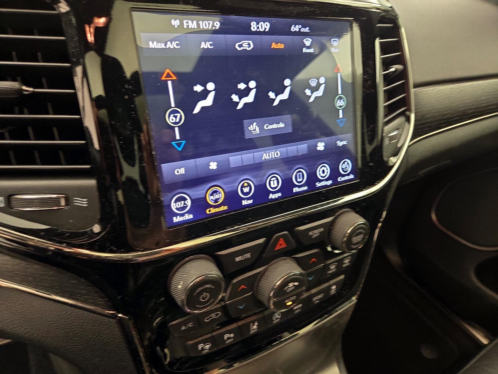 Thumbnail: 2020 Jeep Grand Cherokee - 17