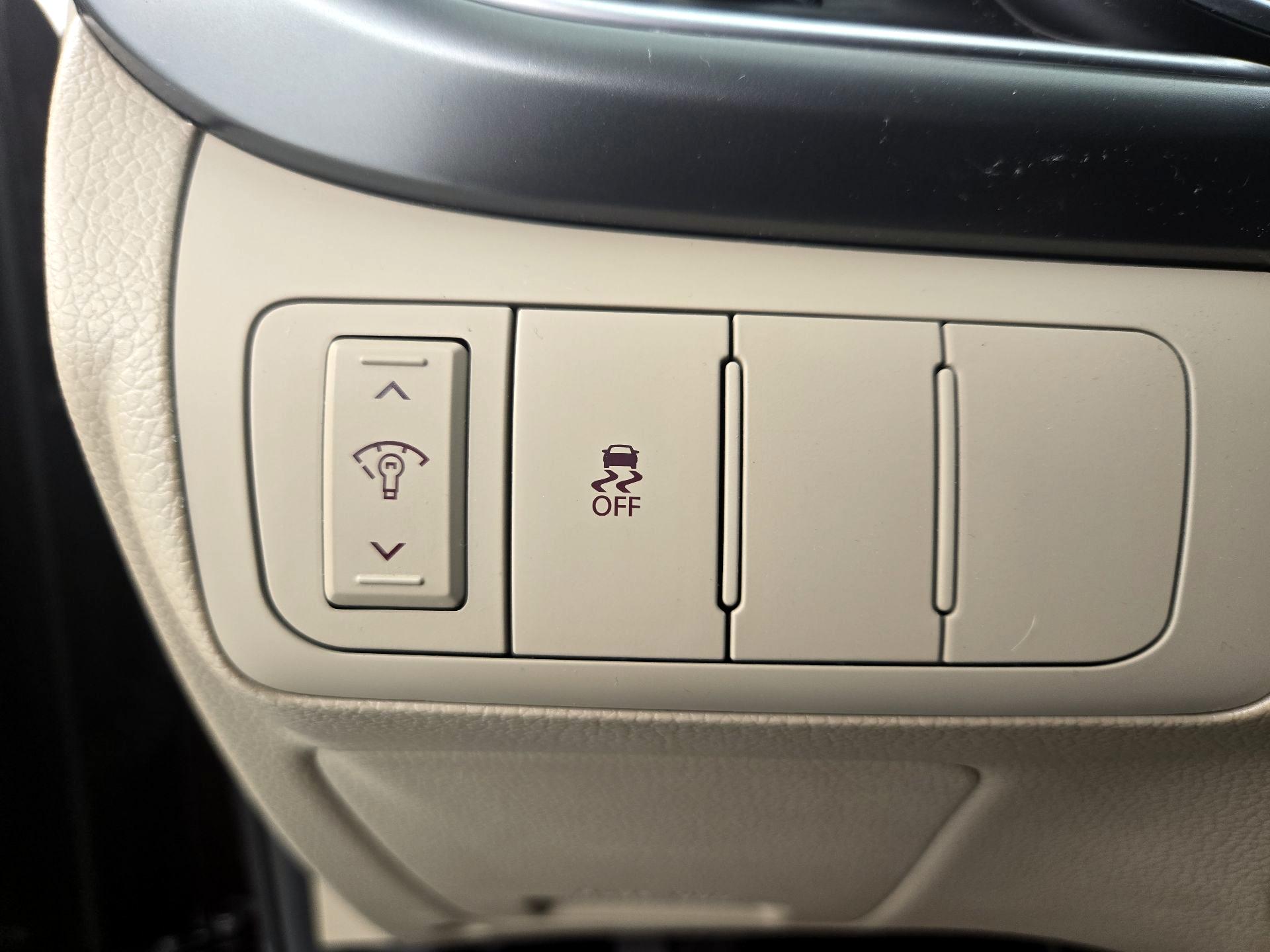 Thumbnail: 2015 Kia Optima - 13