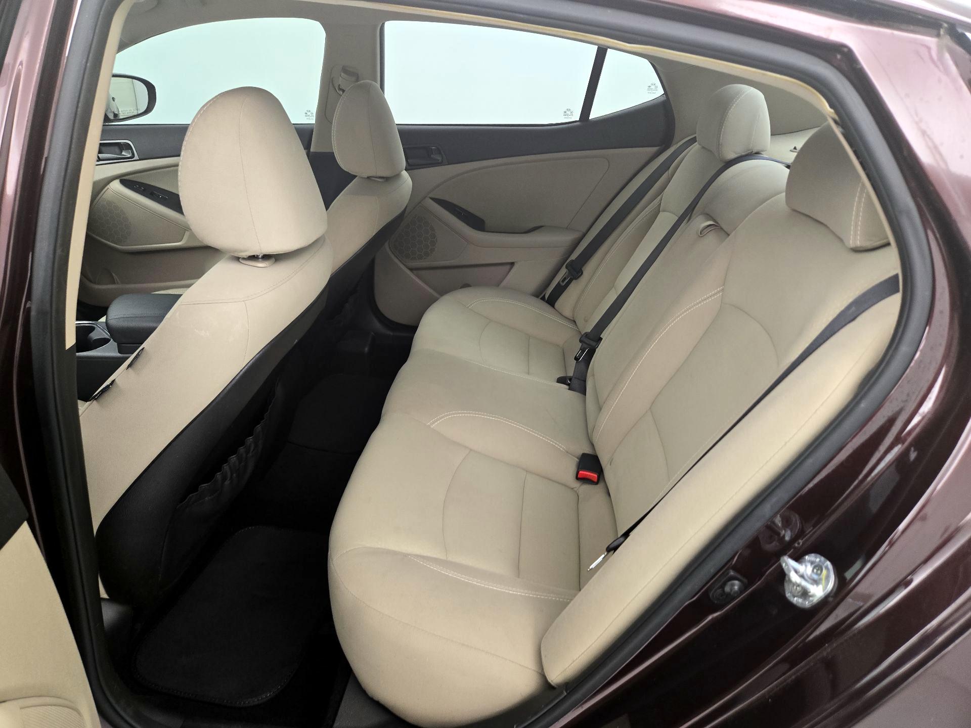 Thumbnail: 2015 Kia Optima - 18