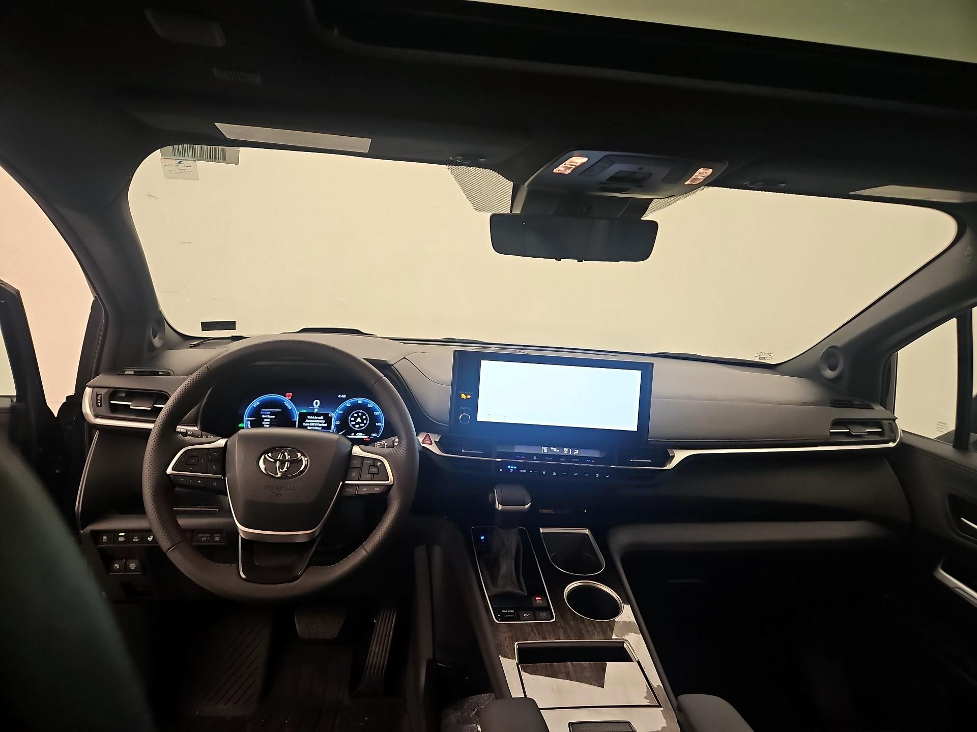 Thumbnail: 2025 Toyota Sienna - 9