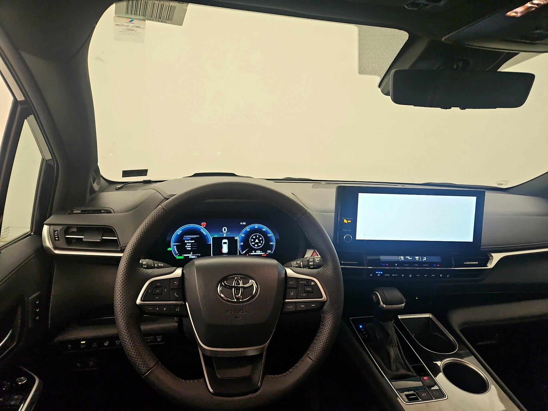 Thumbnail: 2025 Toyota Sienna - 10