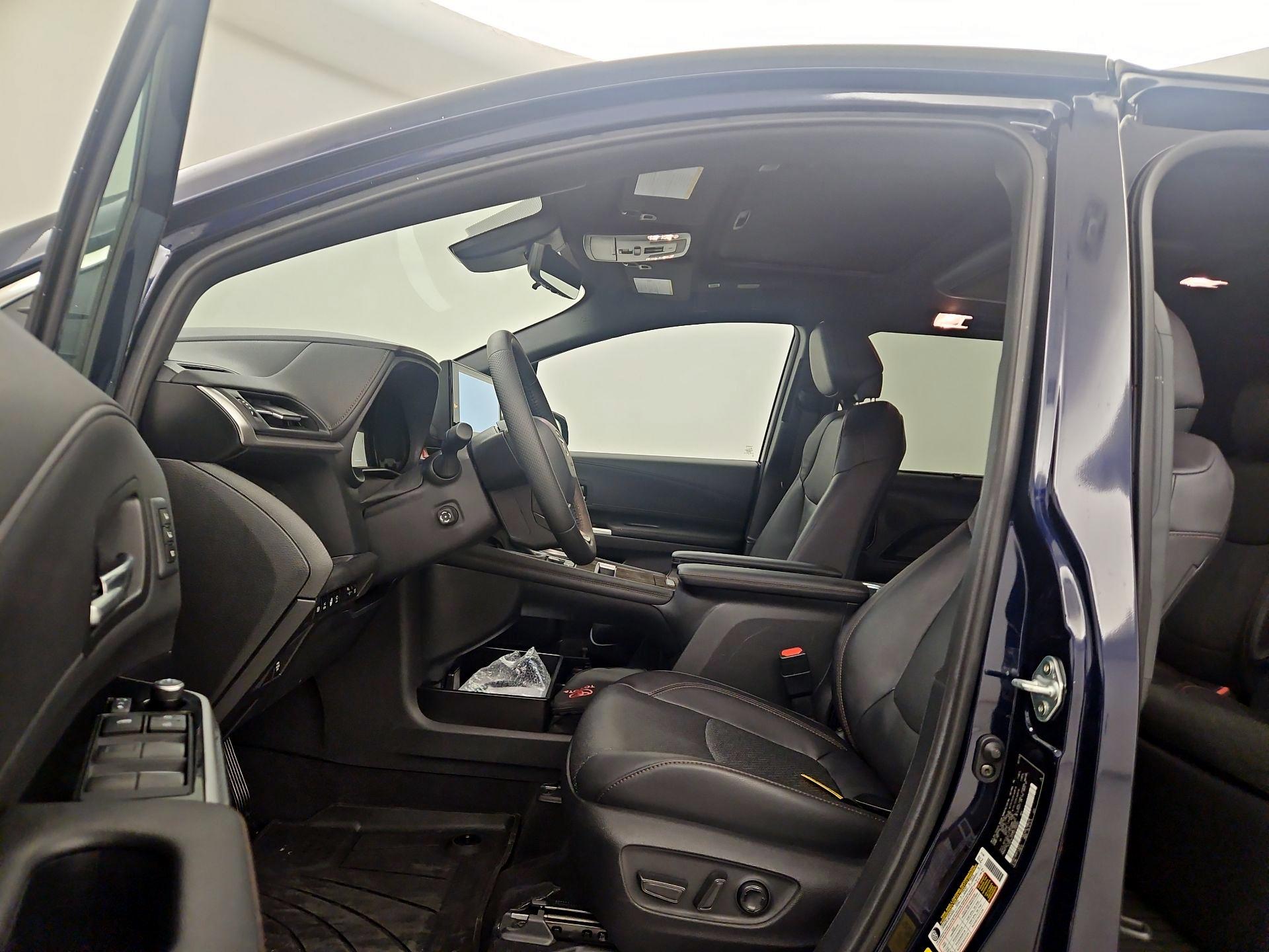 Thumbnail: 2025 Toyota Sienna - 11