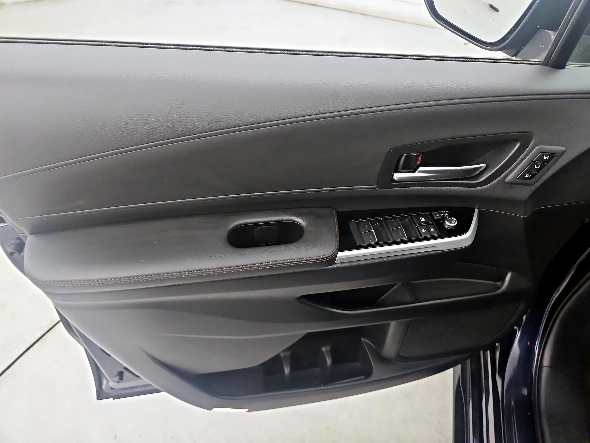 Thumbnail: 2025 Toyota Sienna - 12