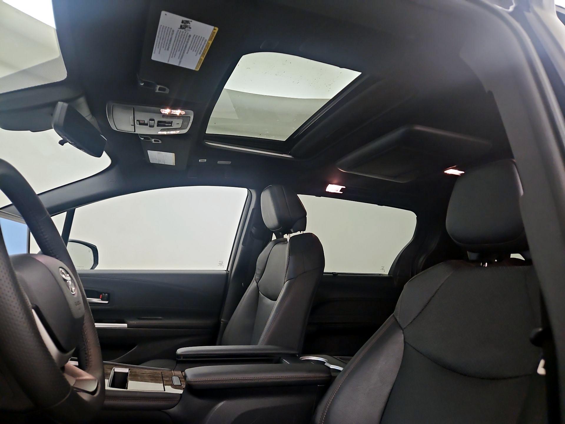 Thumbnail: 2025 Toyota Sienna - 19