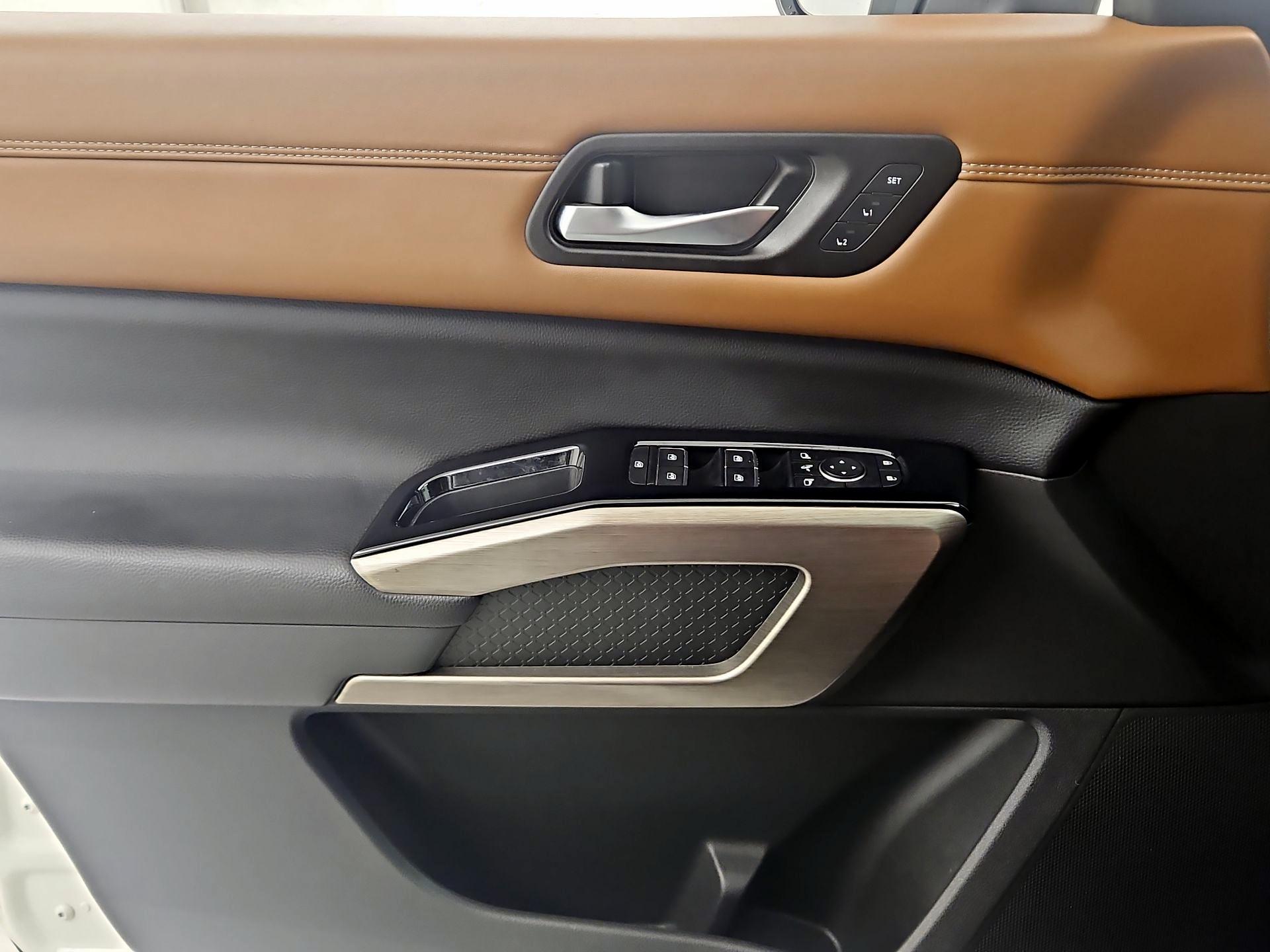 Thumbnail: 2023 Nissan Pathfinder - 12