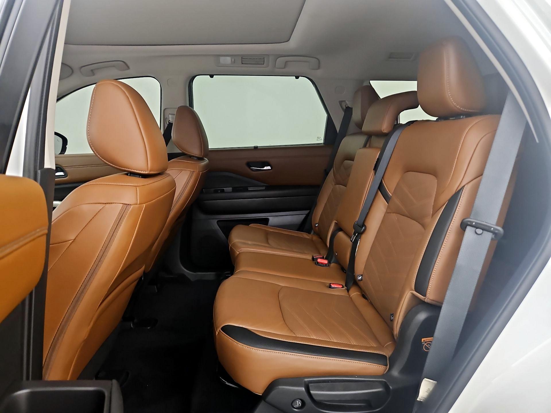 Thumbnail: 2023 Nissan Pathfinder - 20